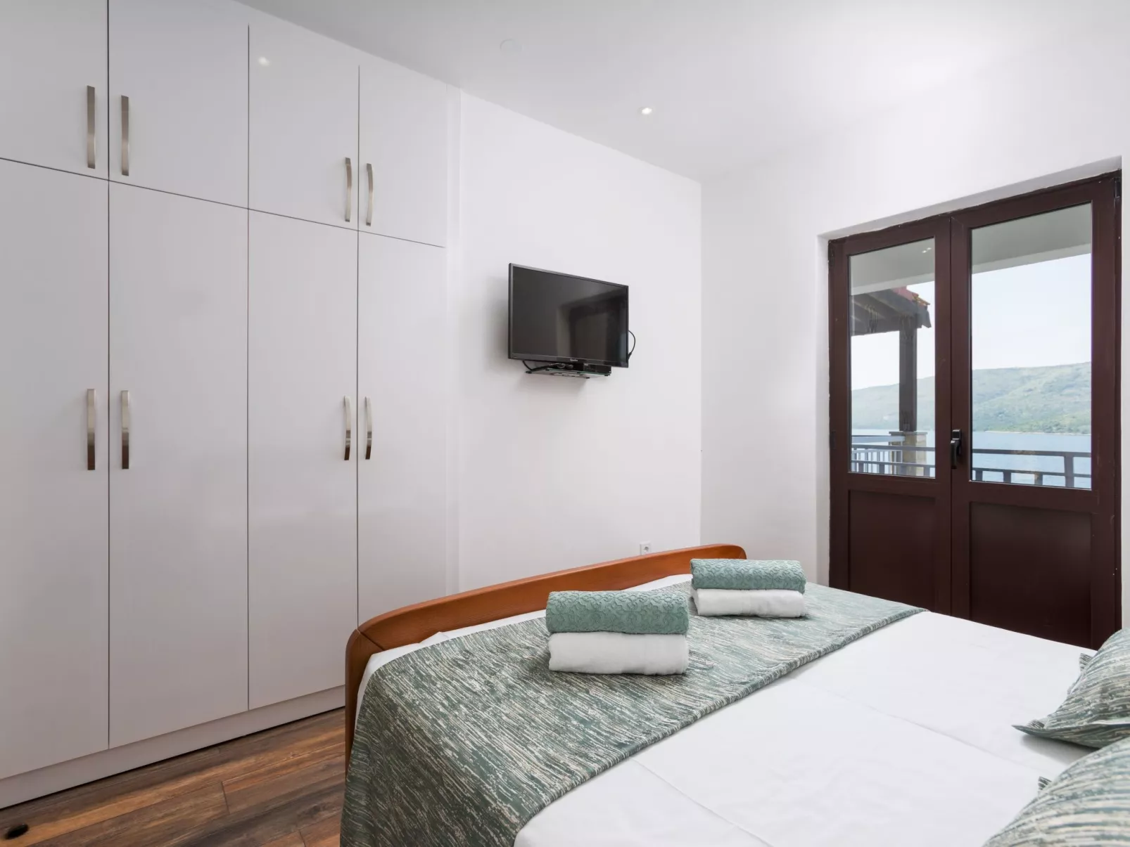 Seaside Villa Lara mit beheiztem Swimmingpool-Binnen