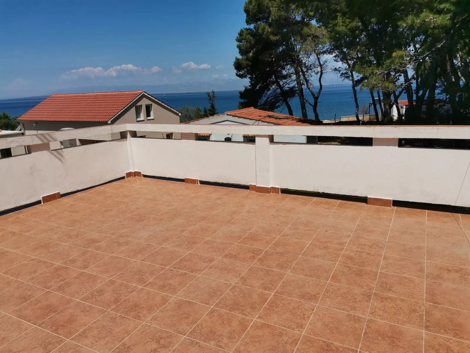 Appartement Porat in Ugljan mit Garten und Terrasse-Buiten