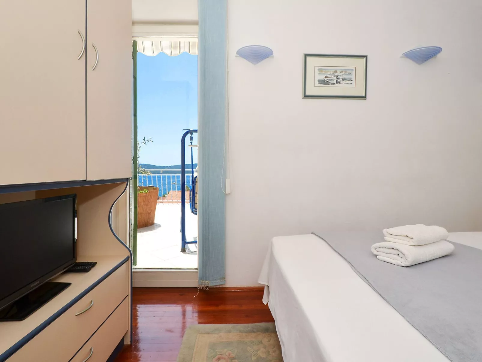 Wohnung "Decor" mit Blick auf das Wasser-Image-tags.info