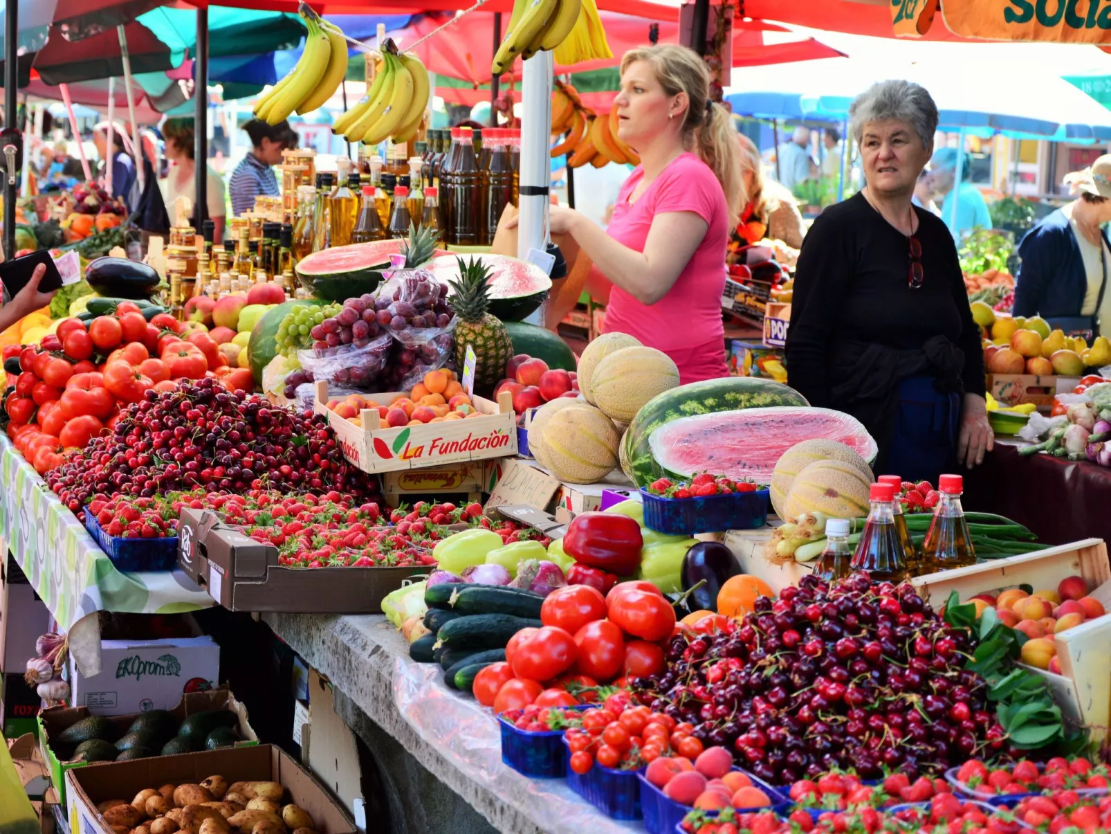 Erdgeschosswohnung mit viel Komfort und Terrasse-Buiten