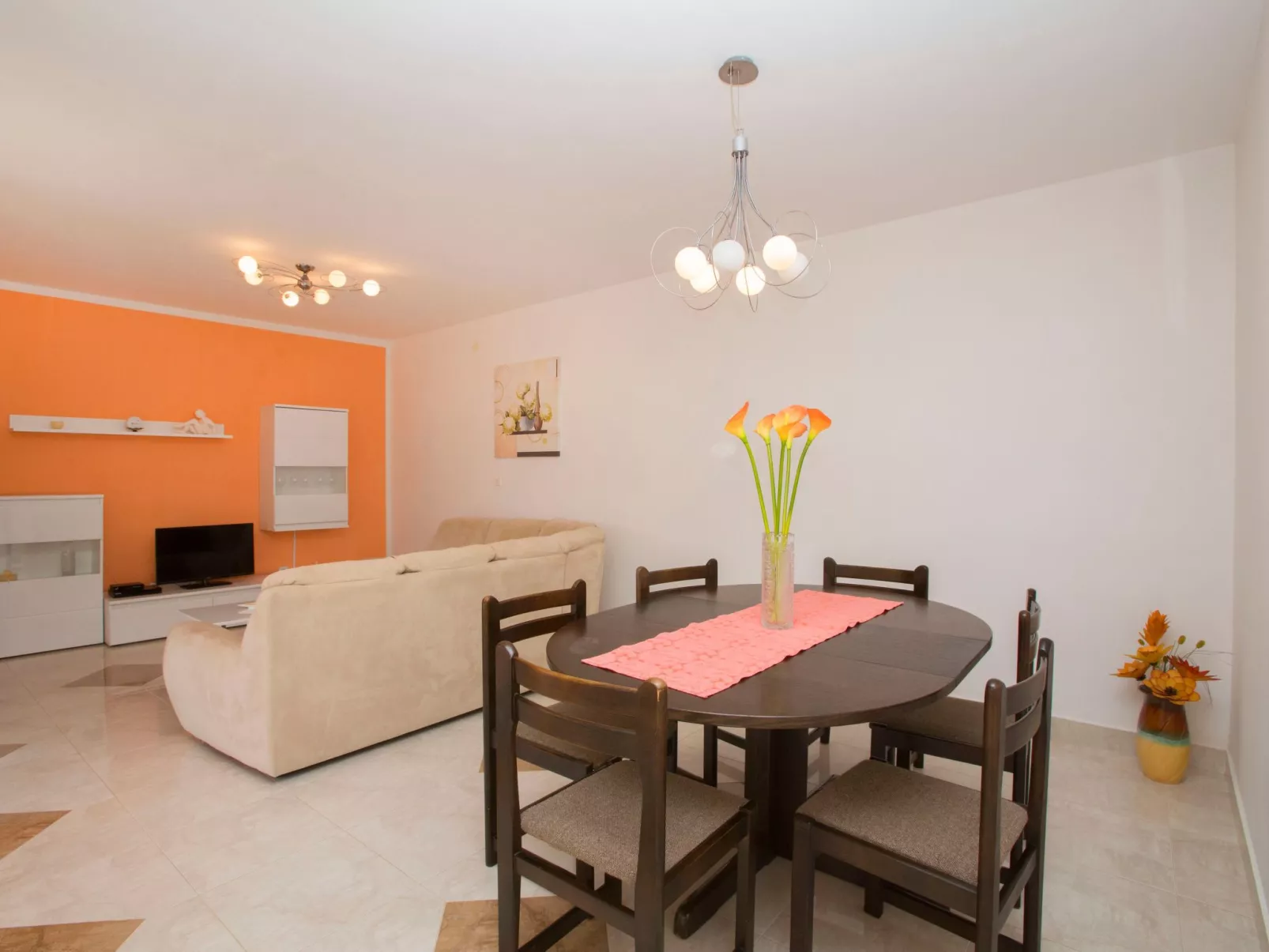 Mit eigenem Pool und schönem Meerblick-Binnen