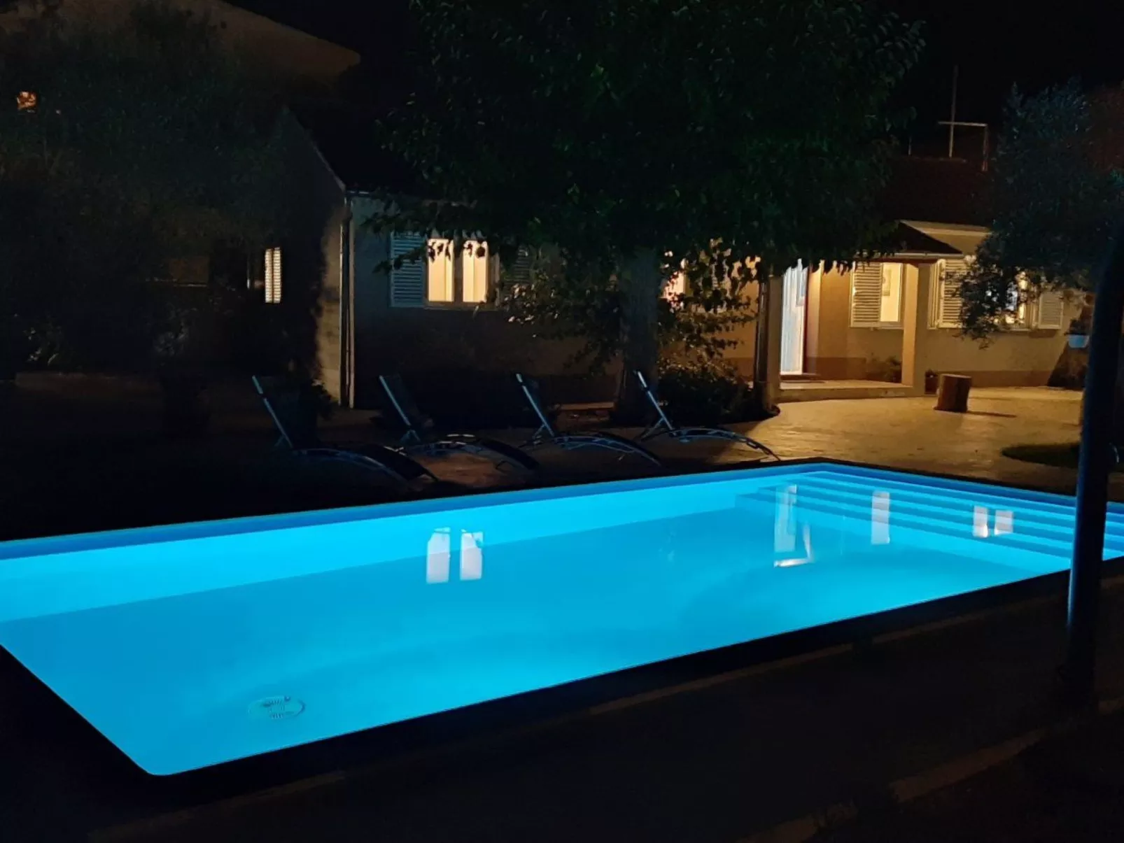 AQUA mit Pool-Buiten