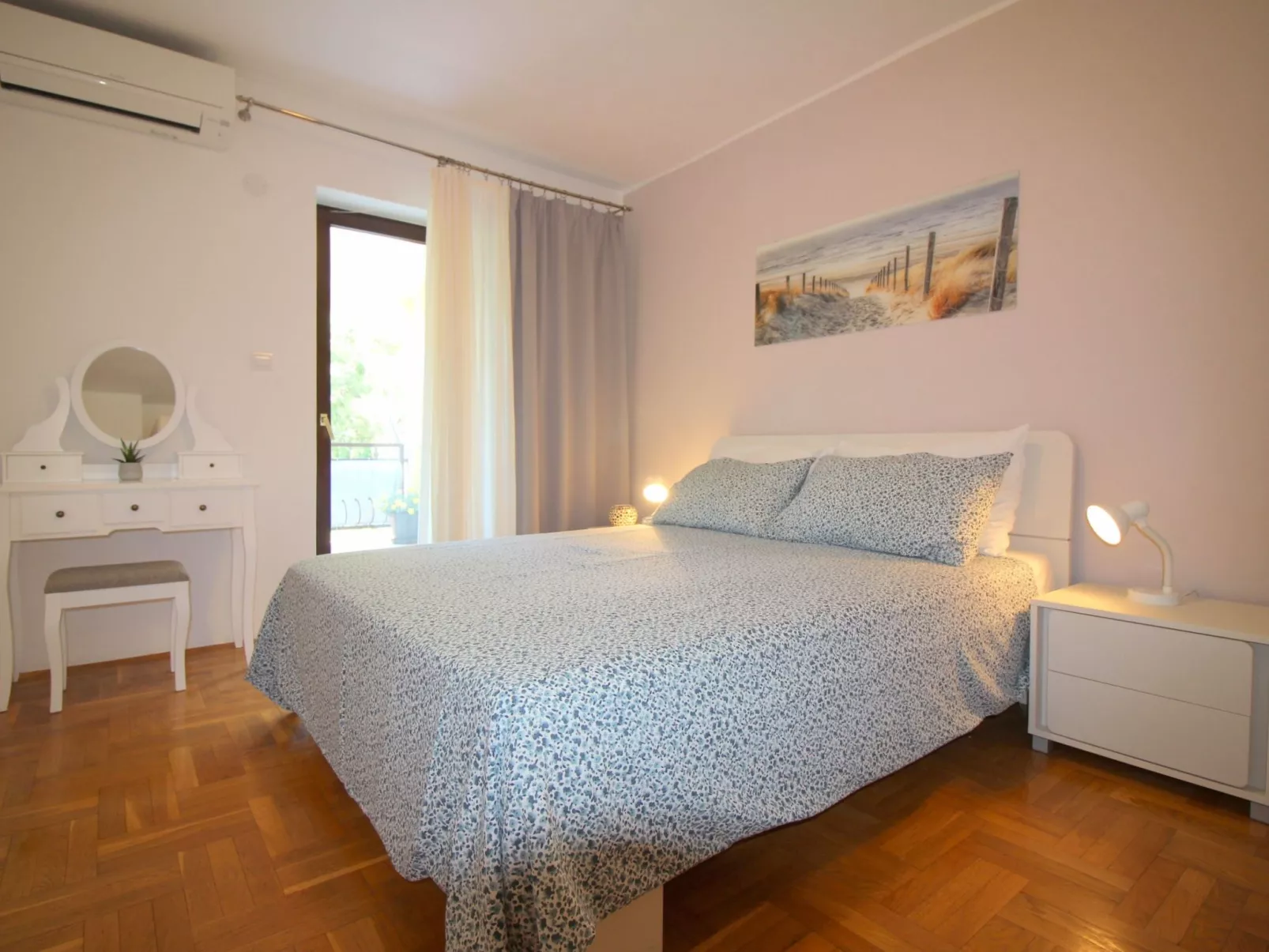 Andrea B4-Image-tags.info