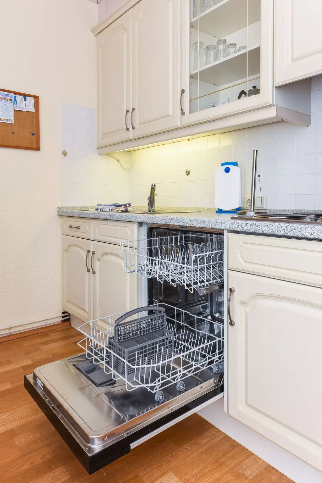 Strandnahes Ferienhaus mit Kinderspielplatz-Binnen