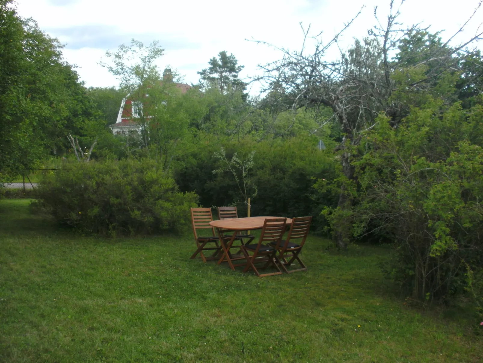 Mit Sauna und Kaminofen sowie Terrasse-Buiten