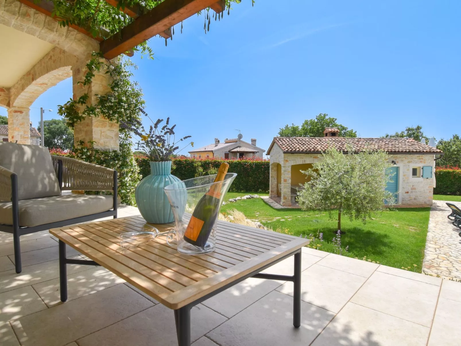 Luxusvilla "Azzurra" mit beheiztem Pool-Binnen