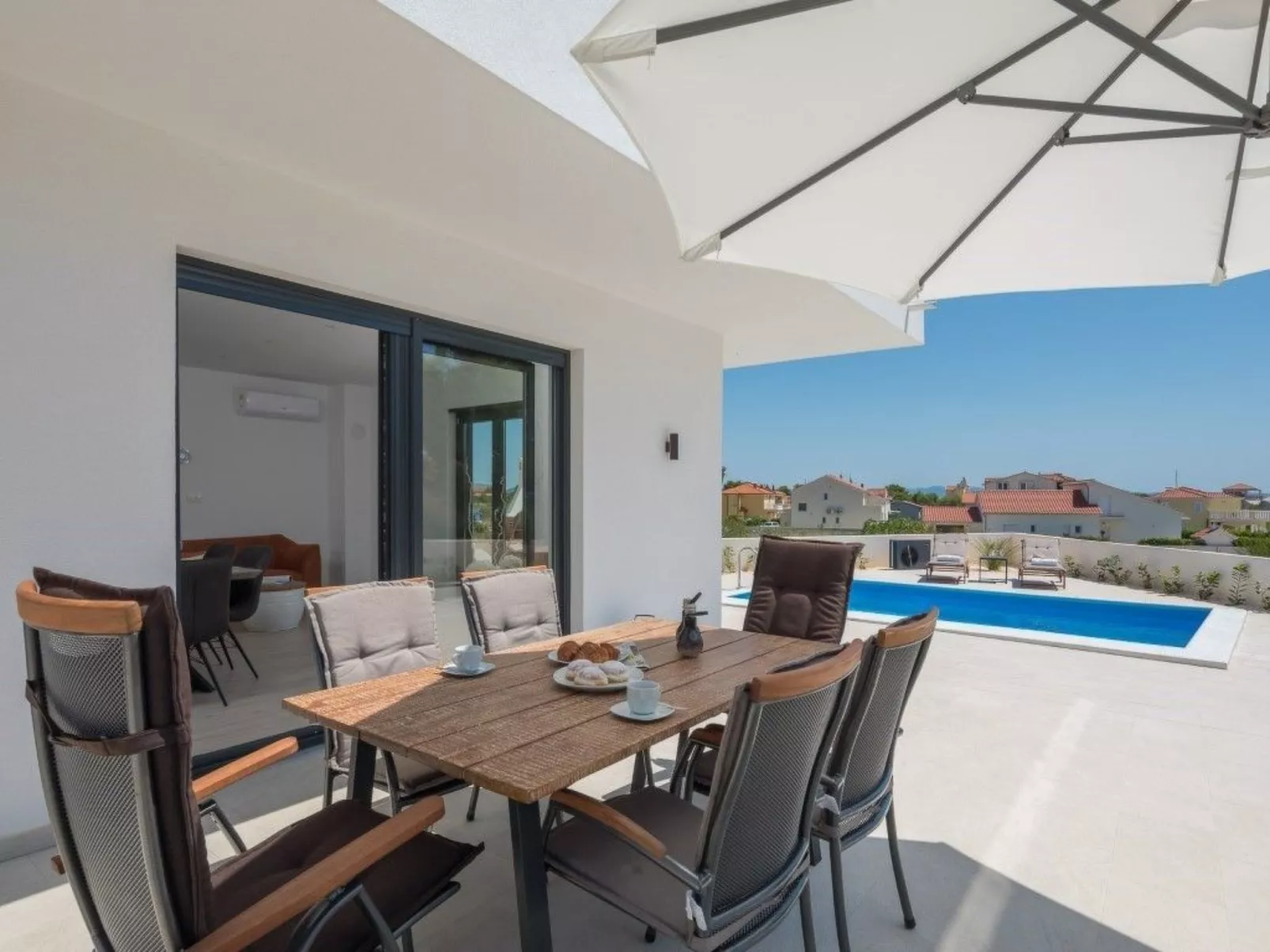 Schöne Villa Bettina in Vodice-Binnen