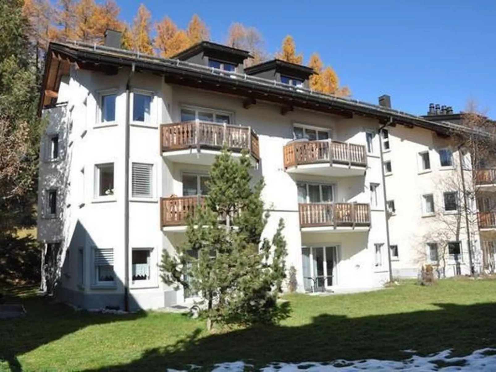 Chesa Semnadur H5-Buiten