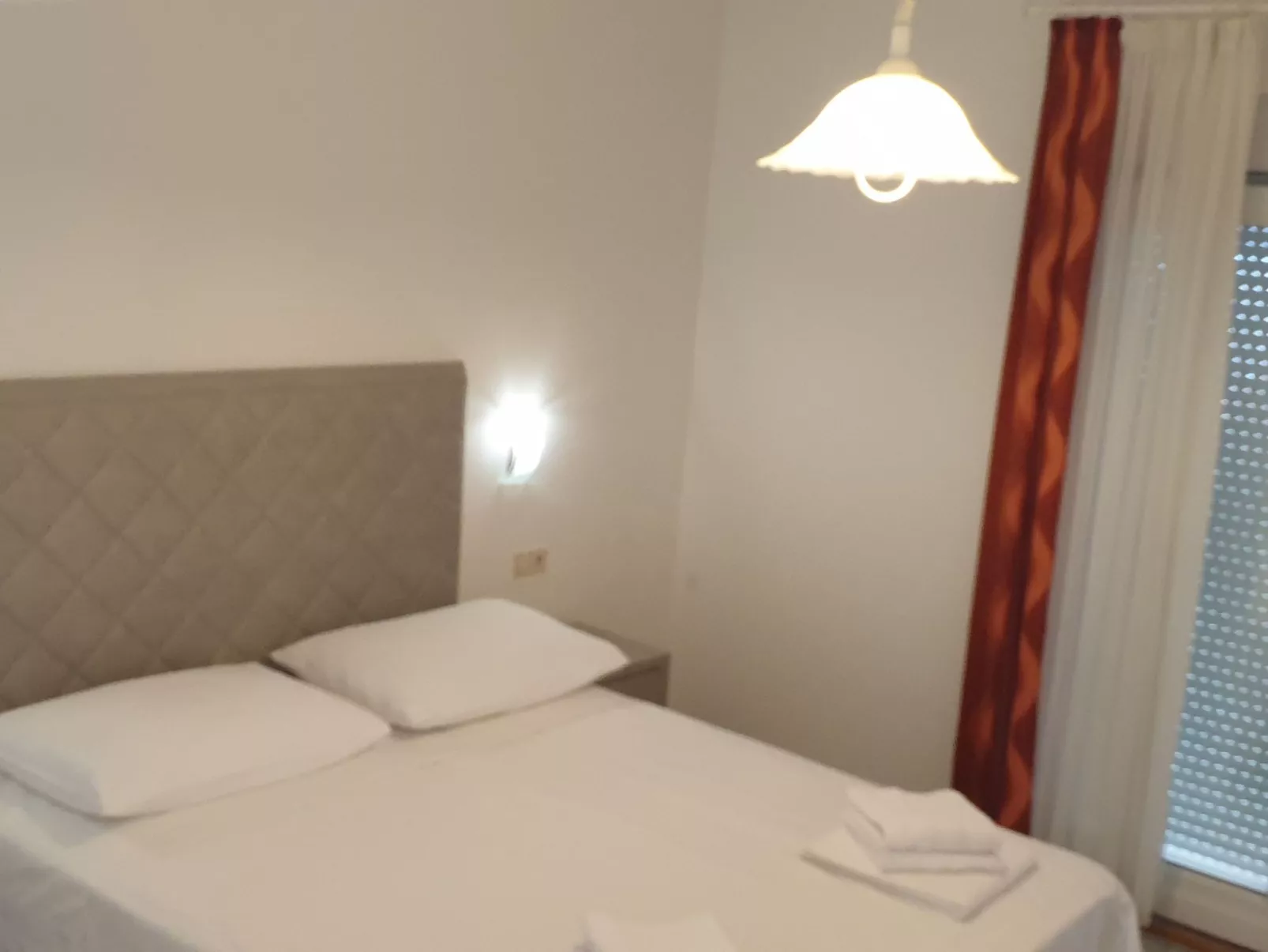 Für sechs Personen, mit einem Balkon-Binnen