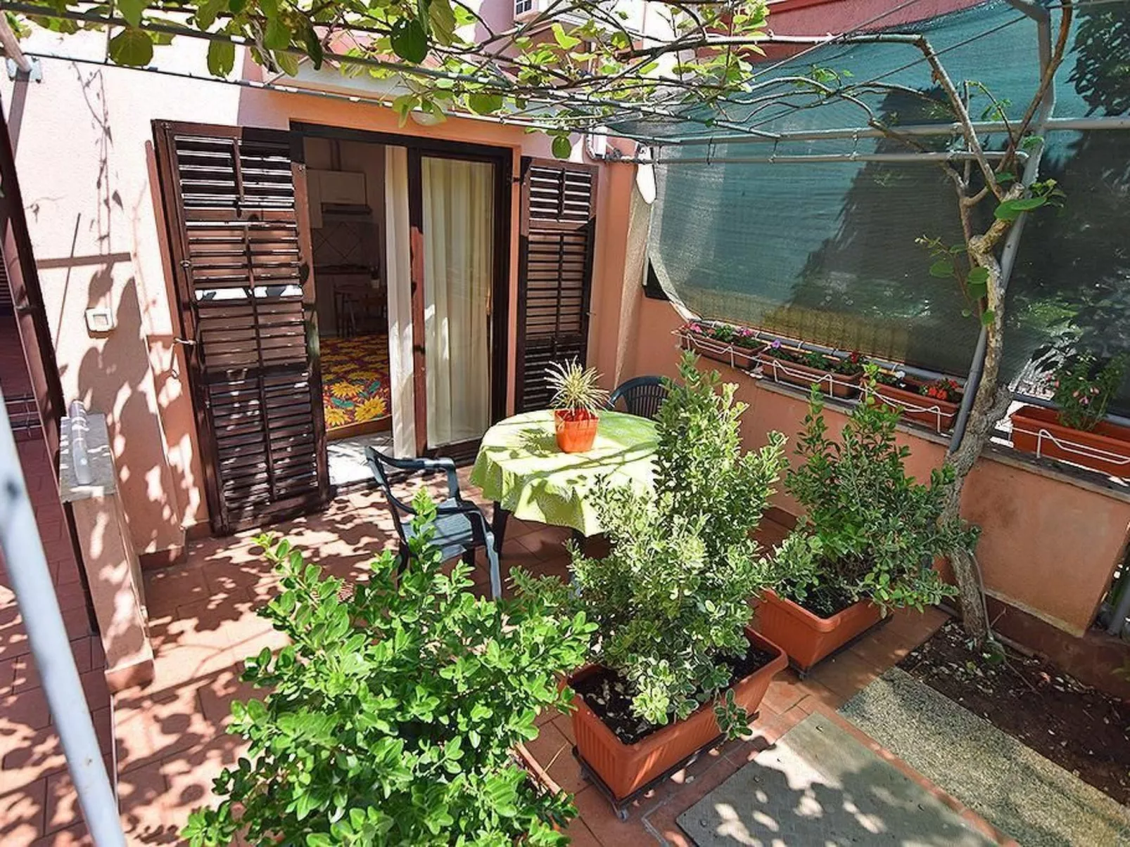 Studio-Apartment in Stinjan, 600 m vom Strand entfernt-Binnen