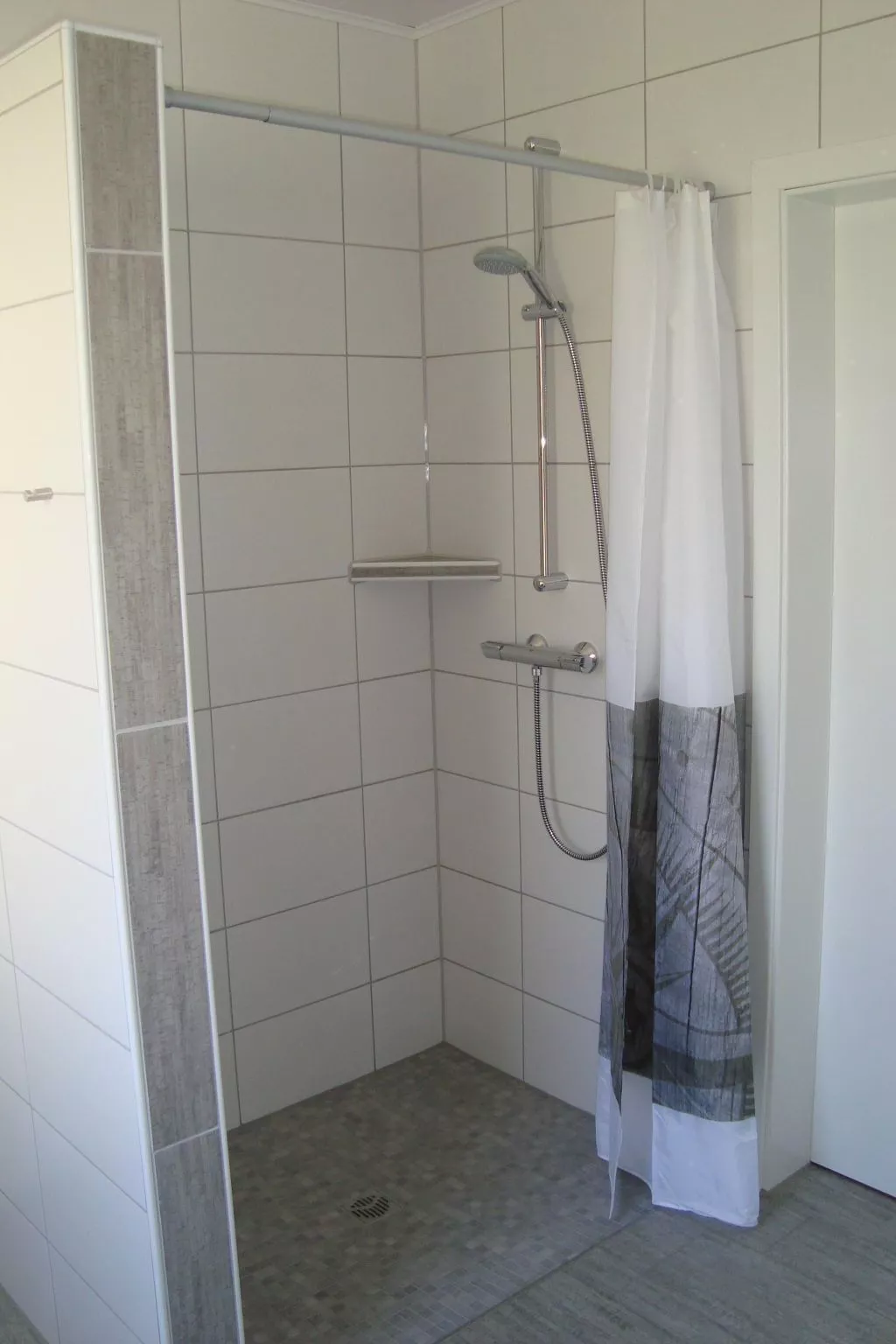 Komfortable Ferienwohnung mit großem Garten-Binnen