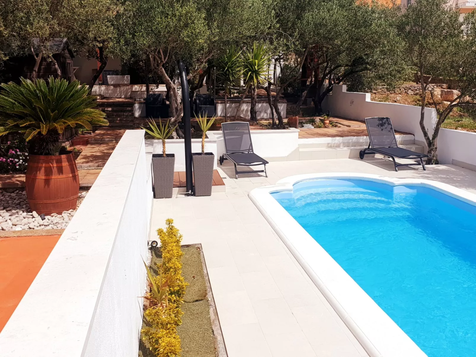 Geräumiges Ferienhaus mit Terrasse und Garten-Buiten