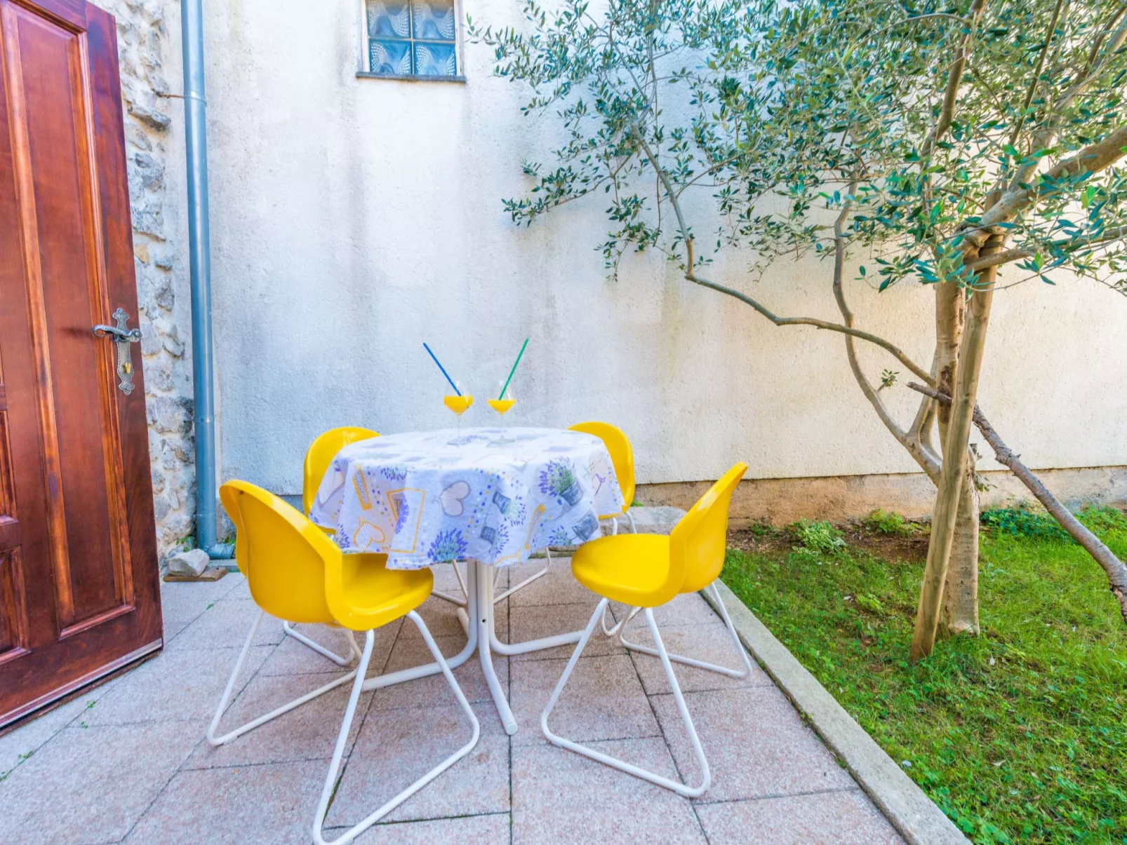 In Sukošan mit Privatem Garten-Buiten