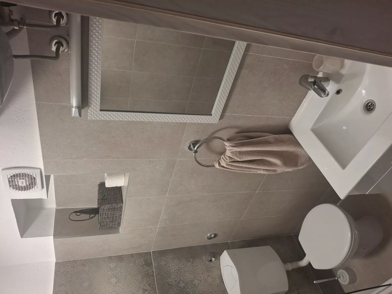 Mit Blick auf das Wasser-Binnen