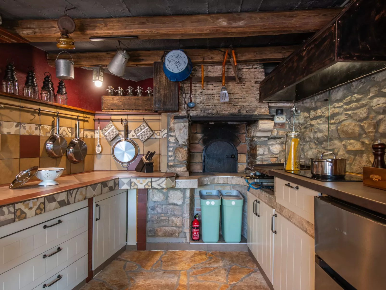 Rustic cozy house Pupy mit private pool und kino-Binnen