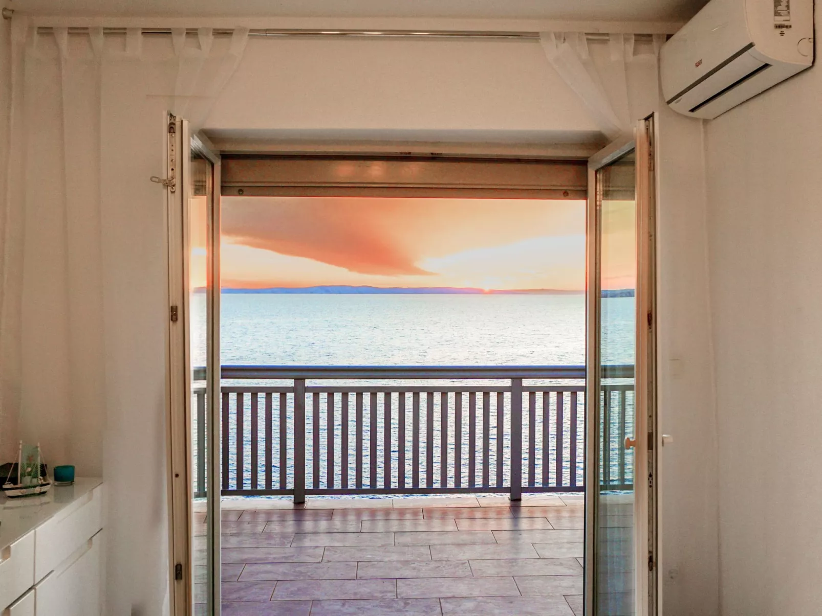 Sunset-Oase am Meer-Binnen