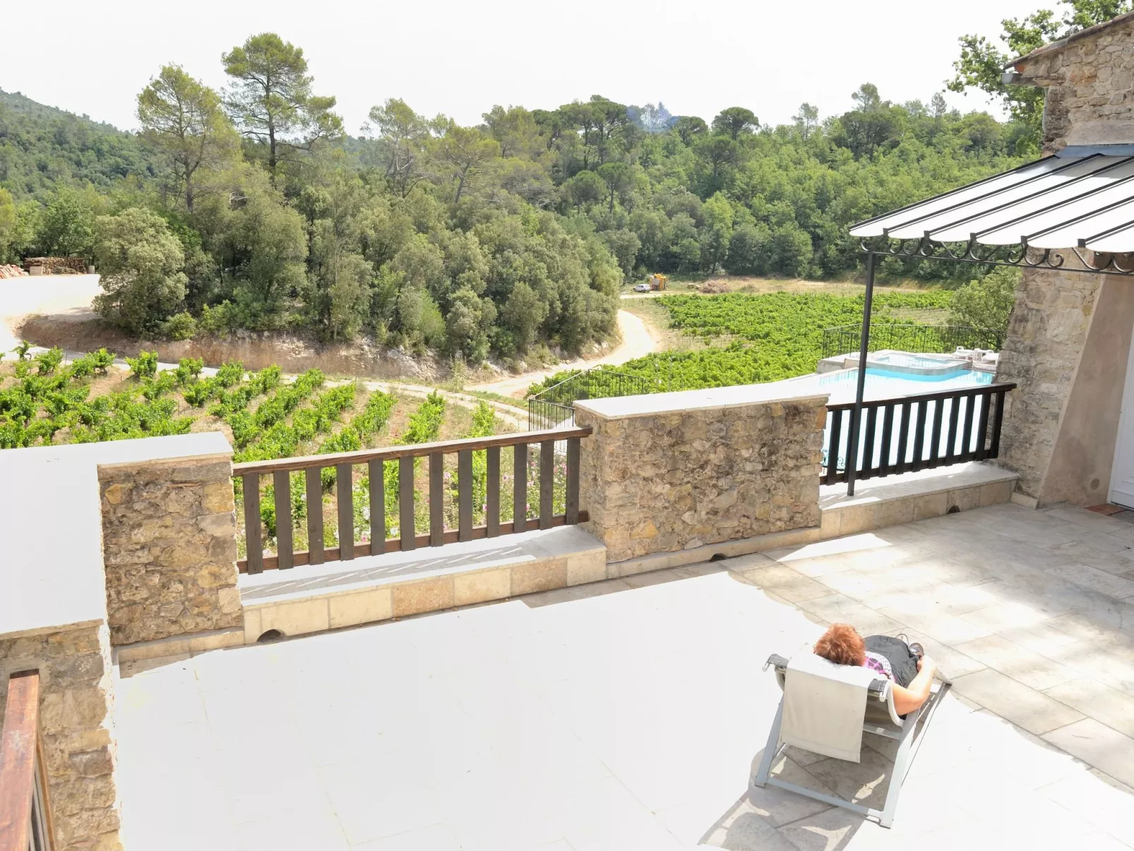 Gemütliches Studio inmitten von Weinbergen und Olivenbäumen-Buiten