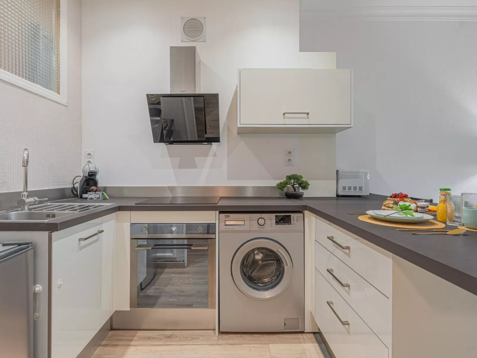 Ferienwohnung "Luxury Cinéphile"-Binnen