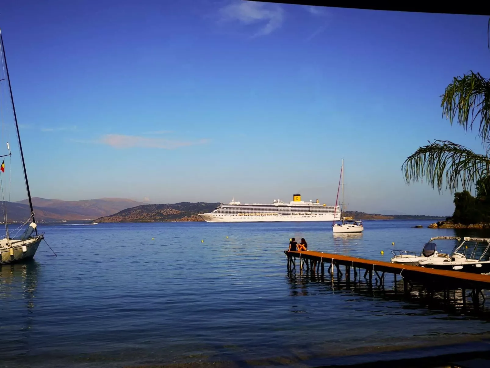 Villa Amfiliki in der Nähe der Agni-Bucht mit privatem Pool-Buiten