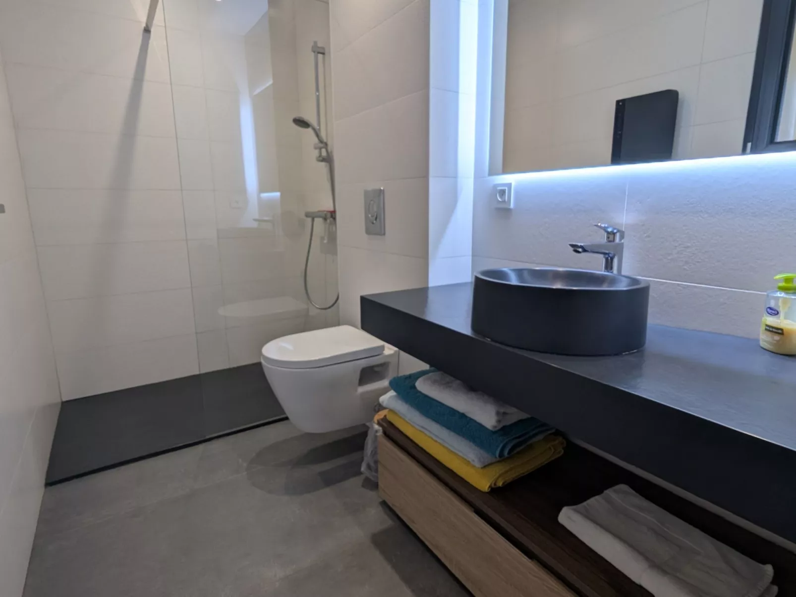 Studiowohnung mit Wallbox-Binnen