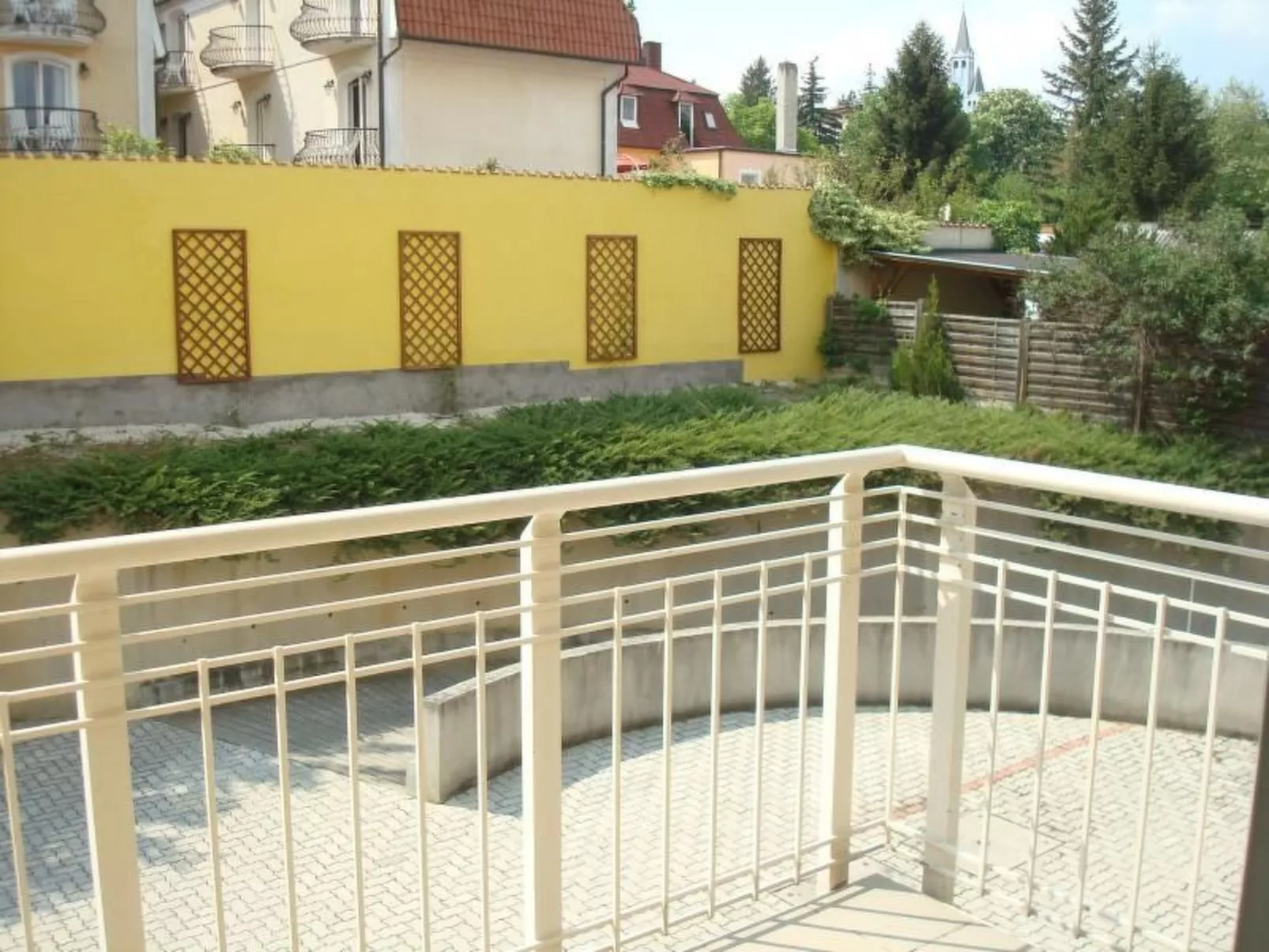 "Júlia" mit eigenem Balkon-Buiten