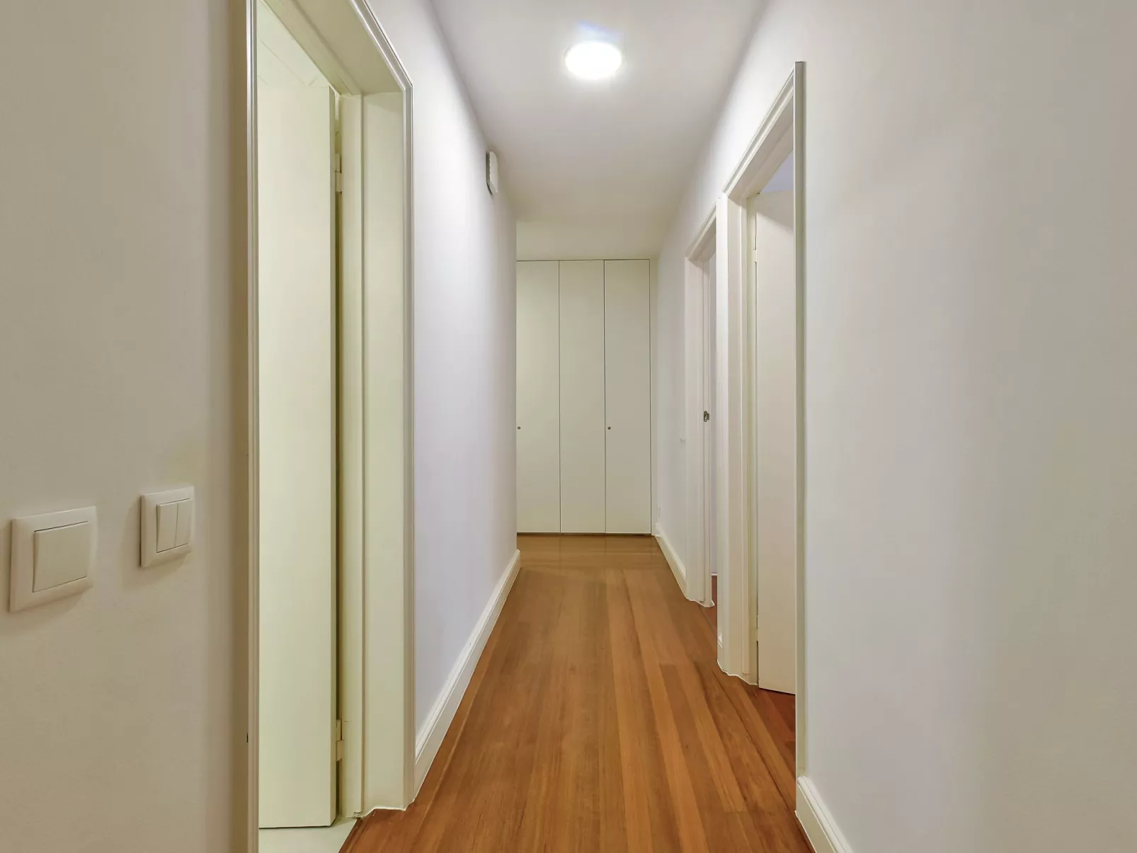 Carcavelos Sol - Binnen