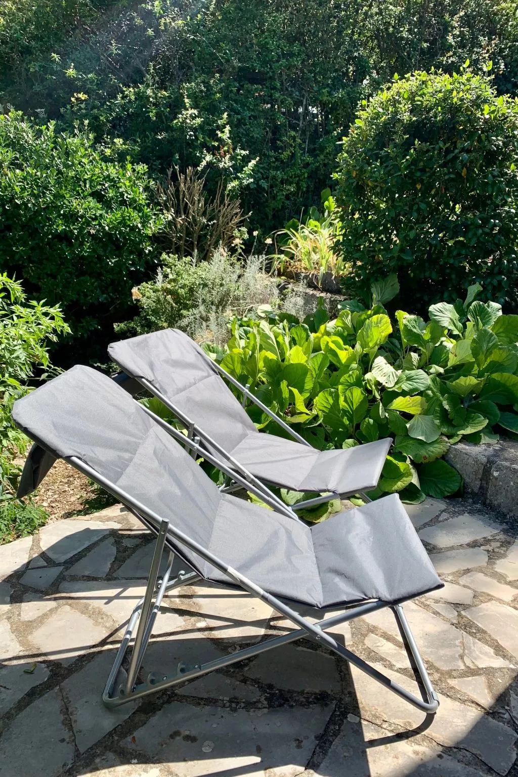 Steinhaus Garten und Blick auf die Berge-Buiten