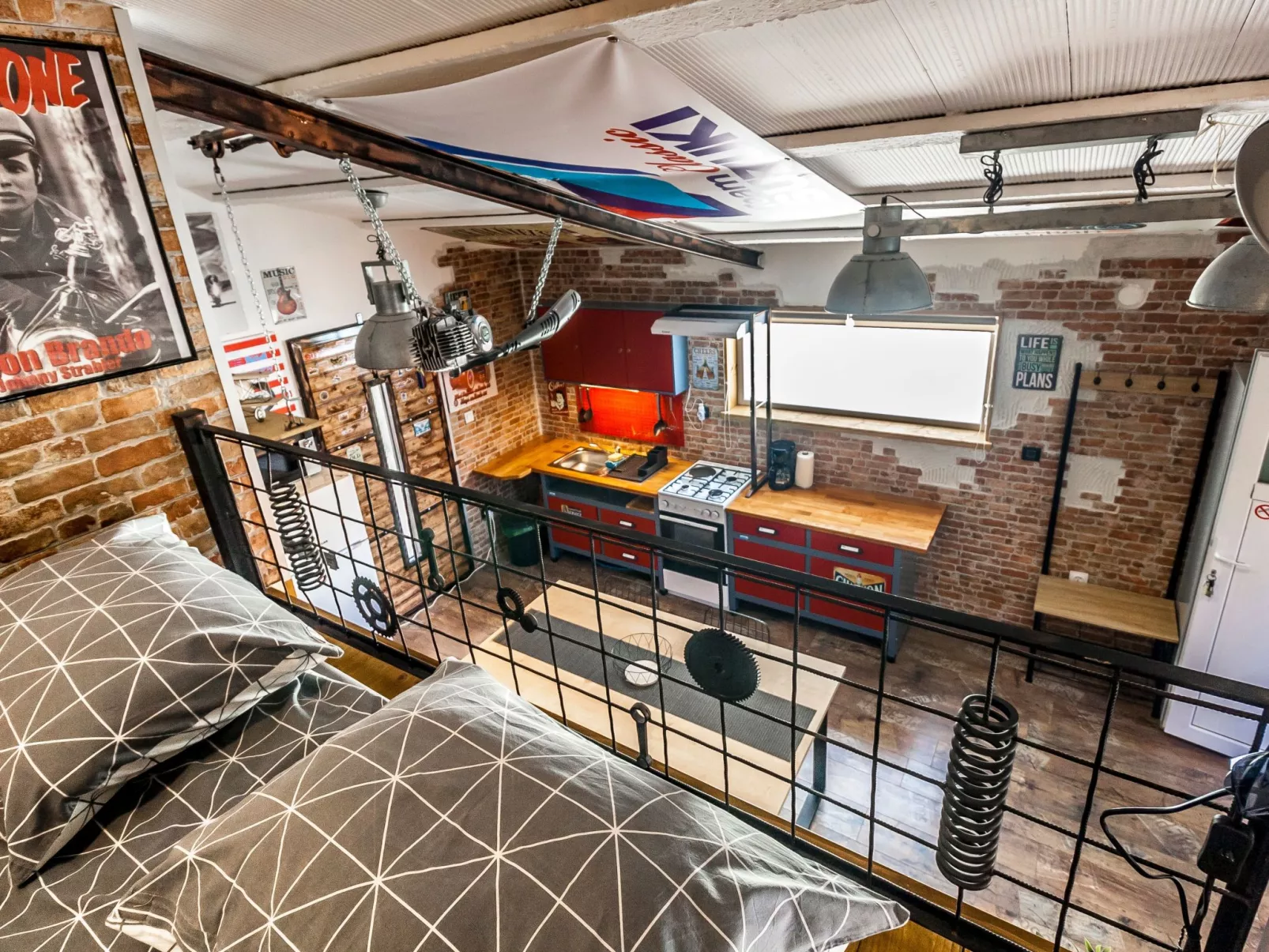 Haus im Industriestil Eni mit privatem Parkplatz-Binnen