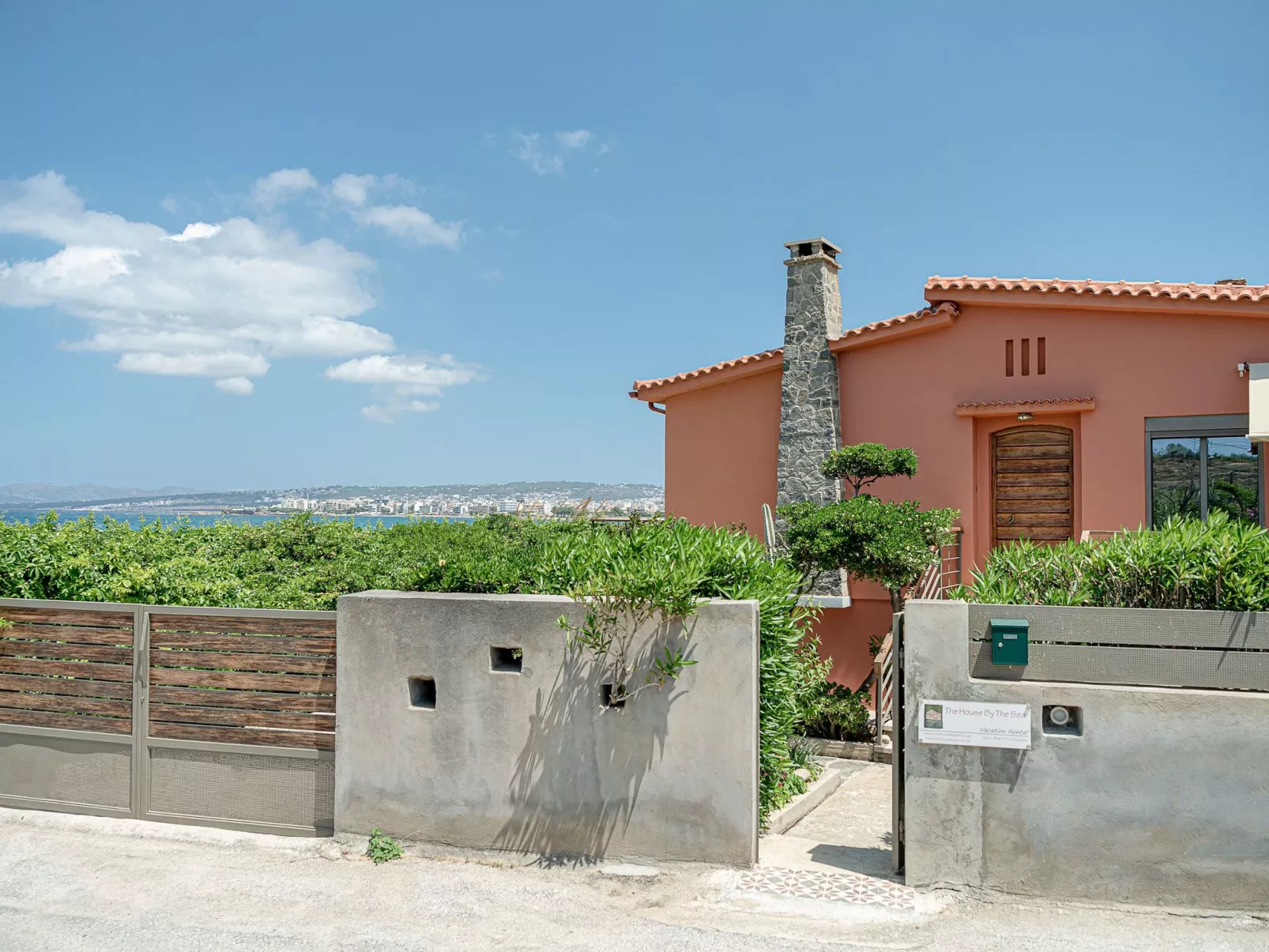 Am Strand mit Pool für eine oder zwei Familien-Buiten