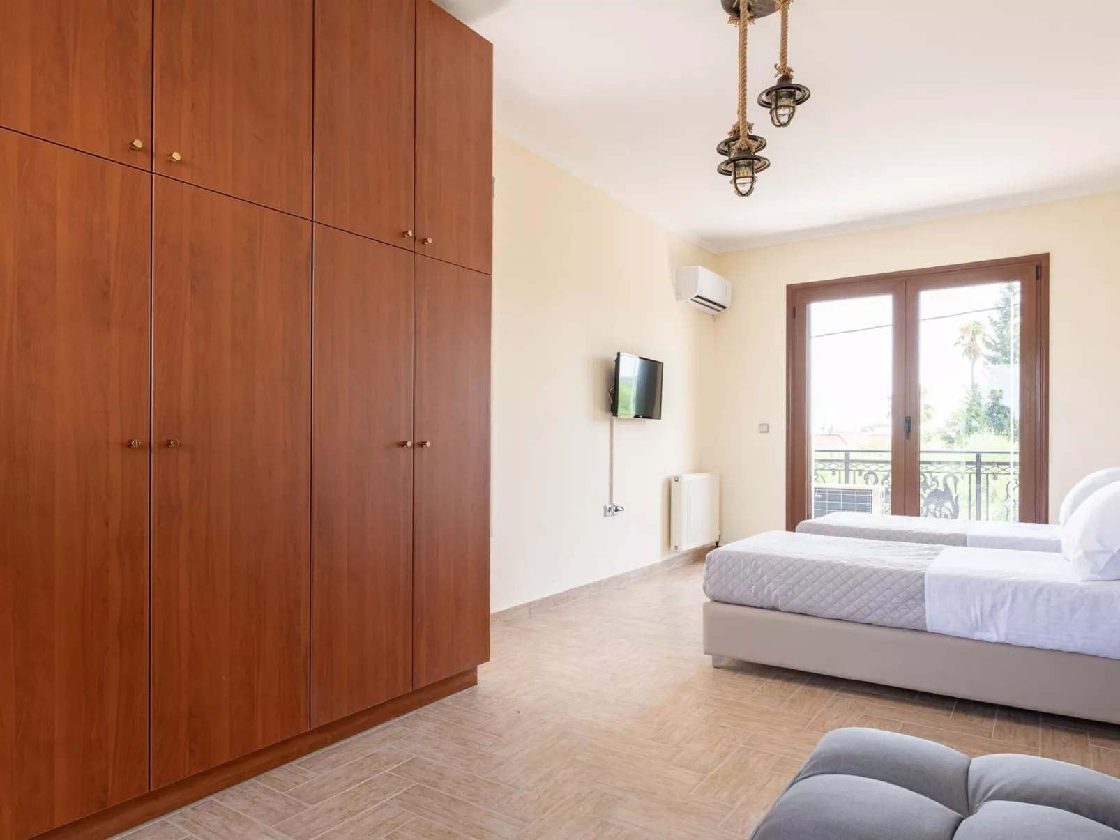 Sun Dream Villa-Image-tags.info