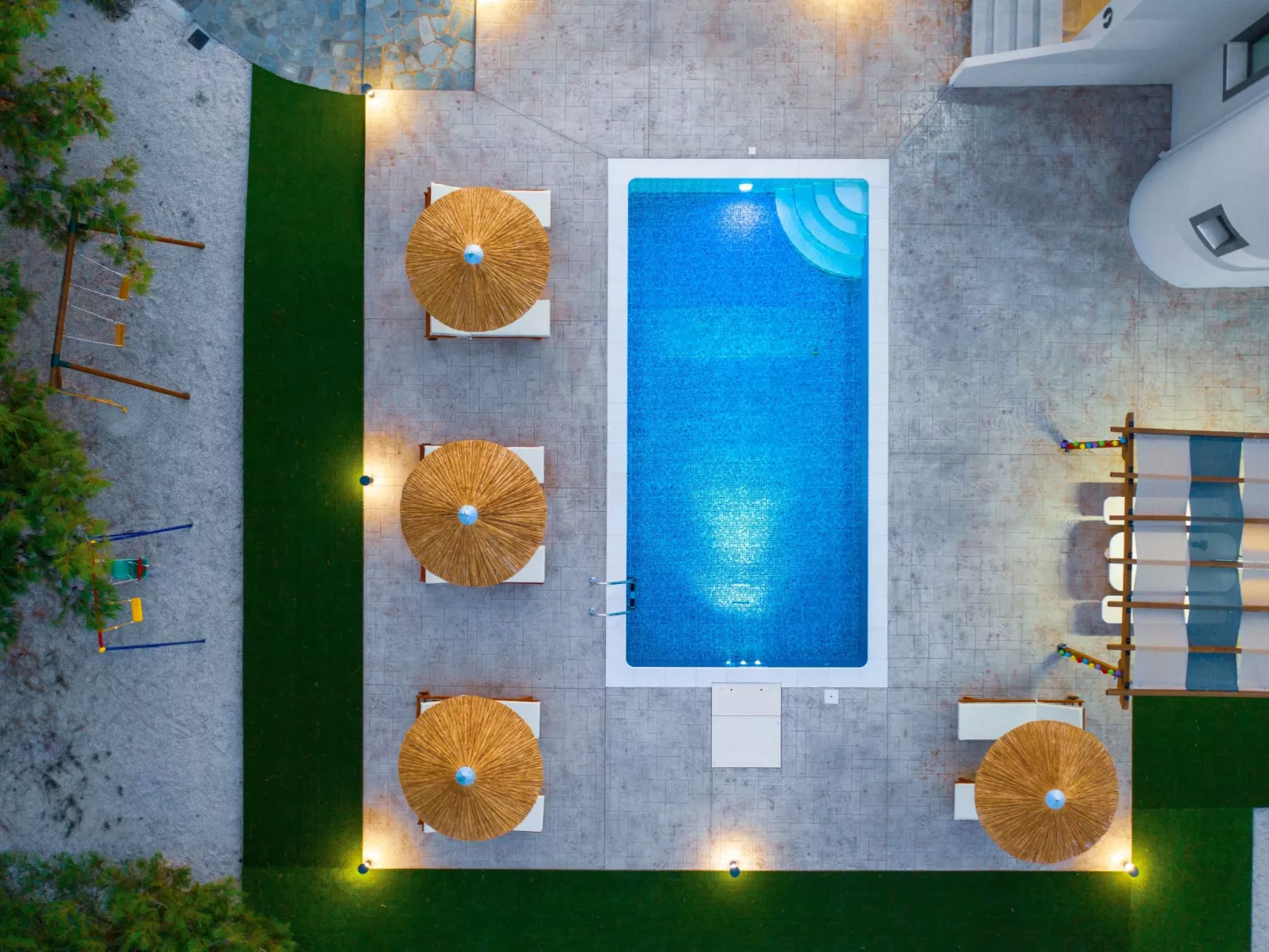 Sun's Reach Villa mit Schwimmbad-Buiten