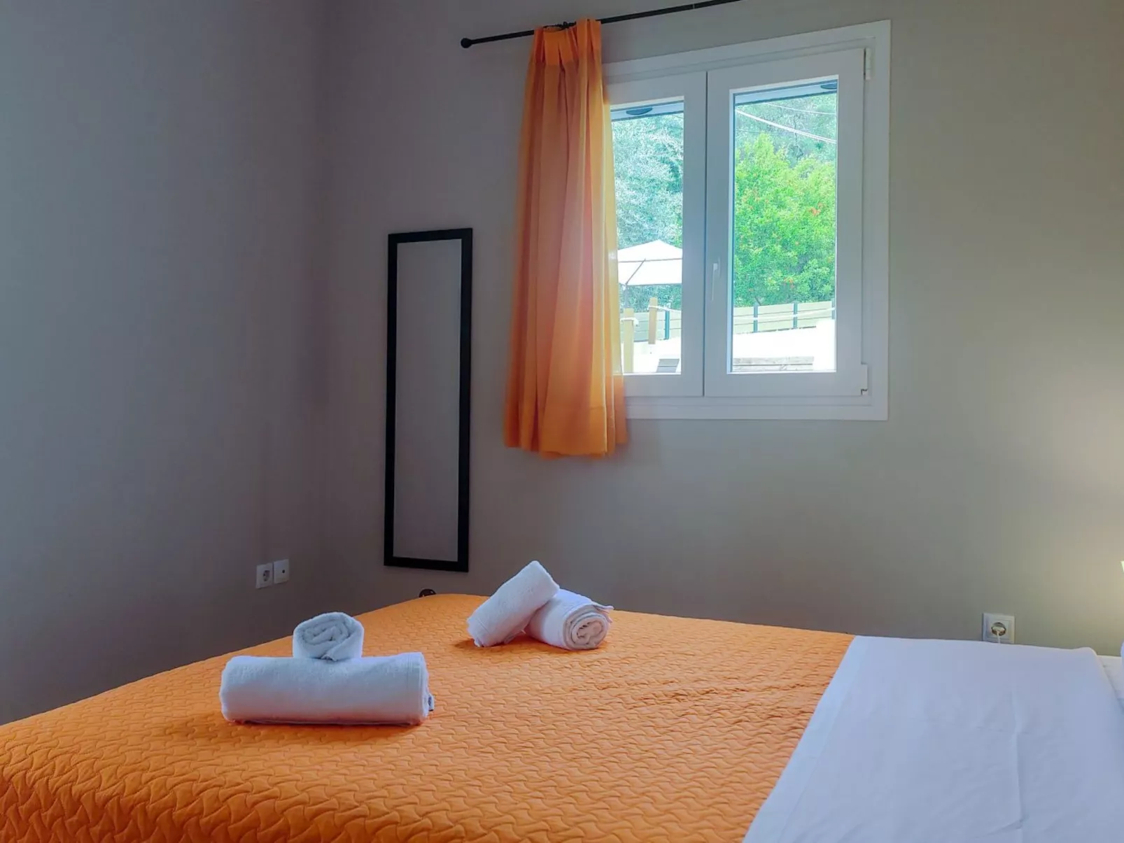 Gemütliches Olympia Apartment mit Pool-Image-tags.info