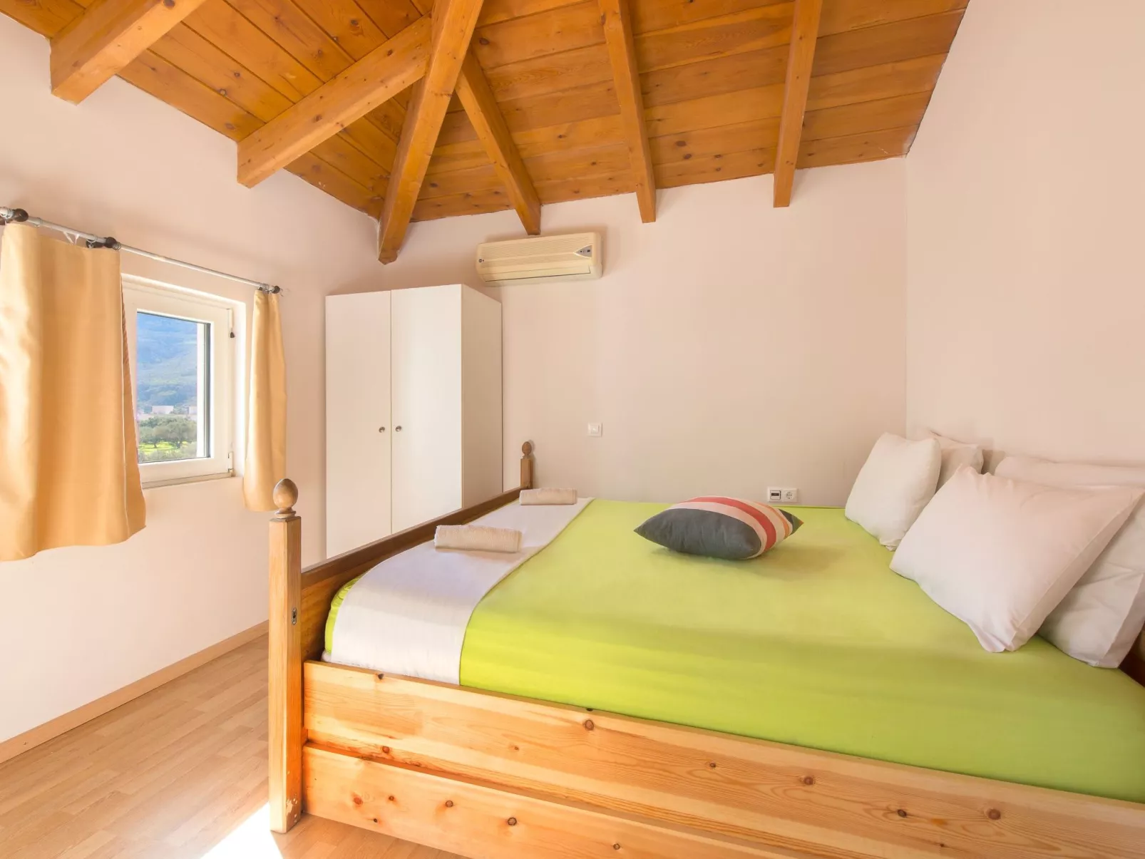 In Kolympia mit privatem Garten - Binnen