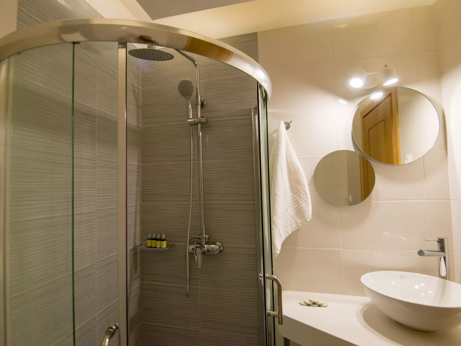 "Castello Di Porto"-Image-tags.info