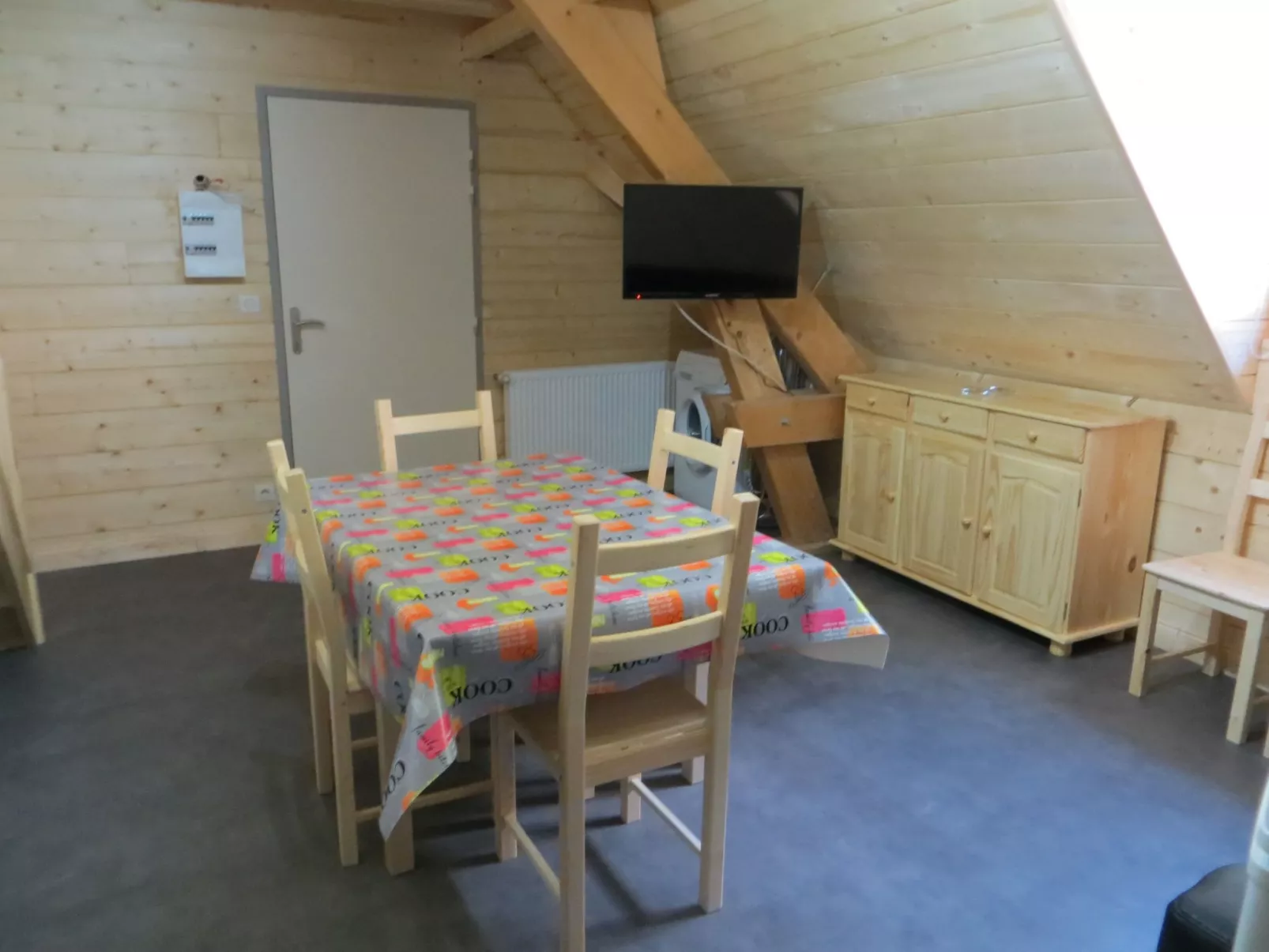 Wohnung 2 Zimmer Bergblick - Binnen