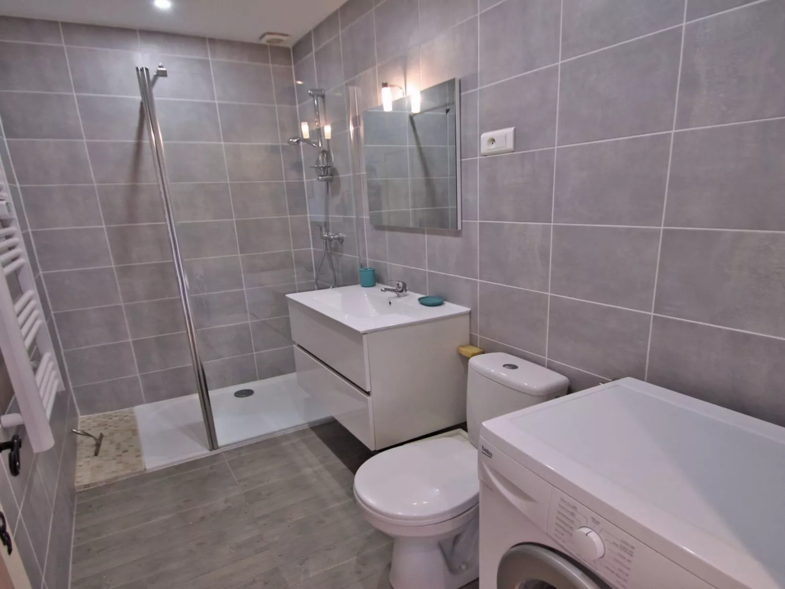 Appt T4 - 6 pers - Vue Mer - Piscine Résidence - Binnen