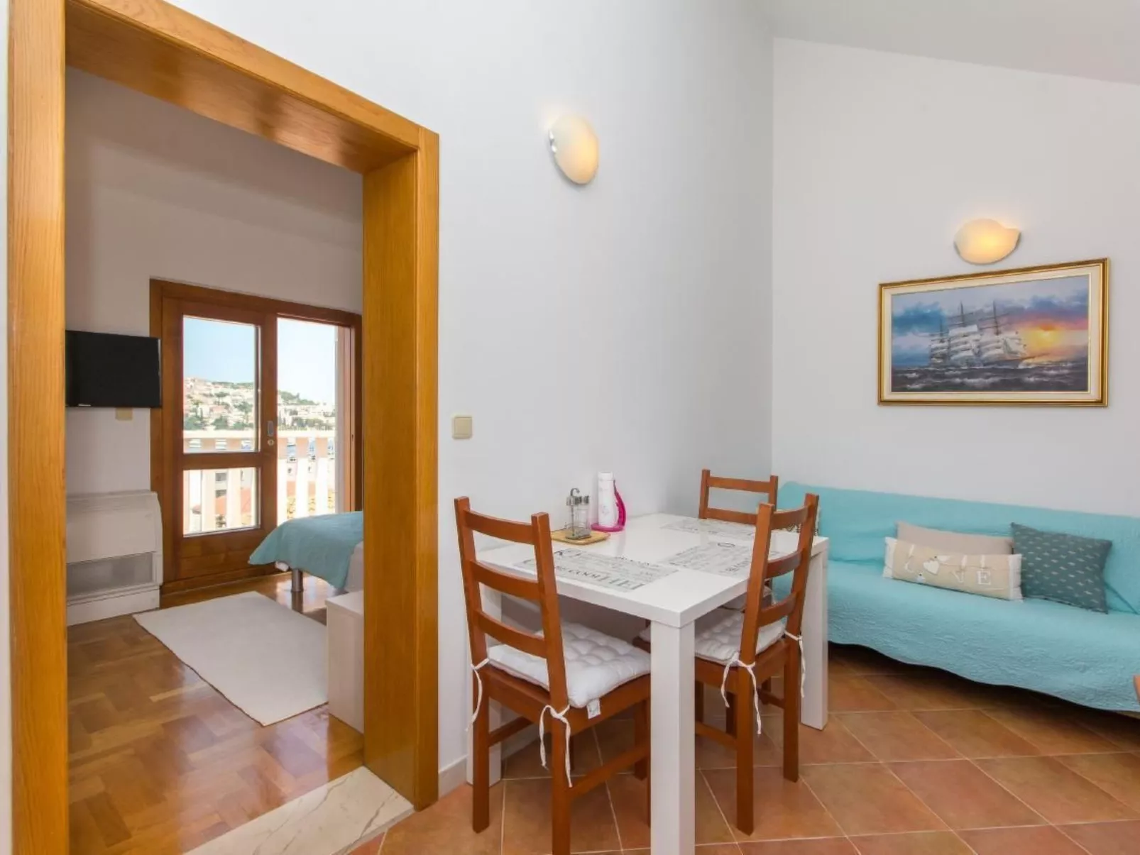 Modernes Apartment mit Meerblick-Binnen