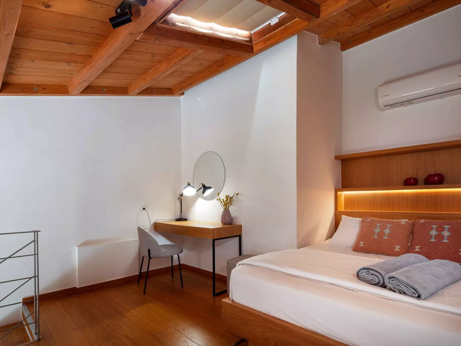 Omnia Villa 2 - ''Beheizter'' Pool, herrlicher Meerblick-Binnen