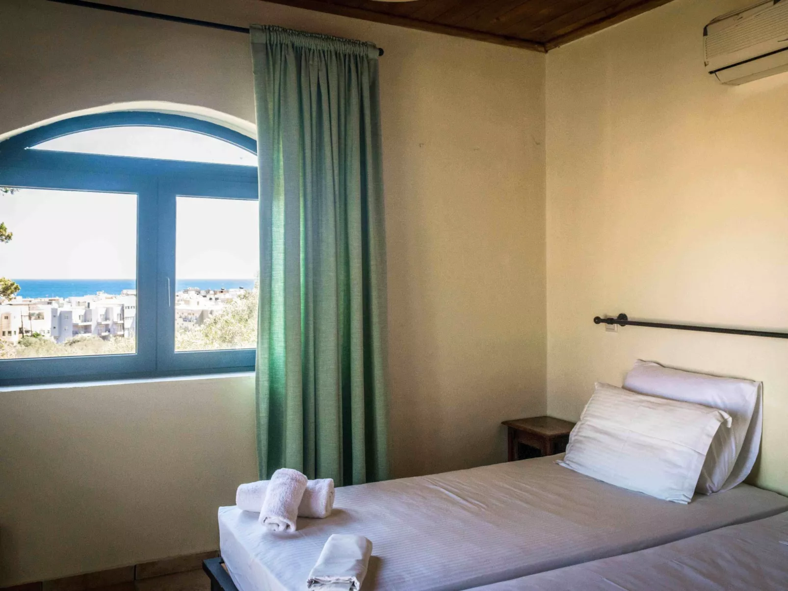 Niriides Villas_ Thetis_ 3-Schlafzimmer privater Pool-Binnen