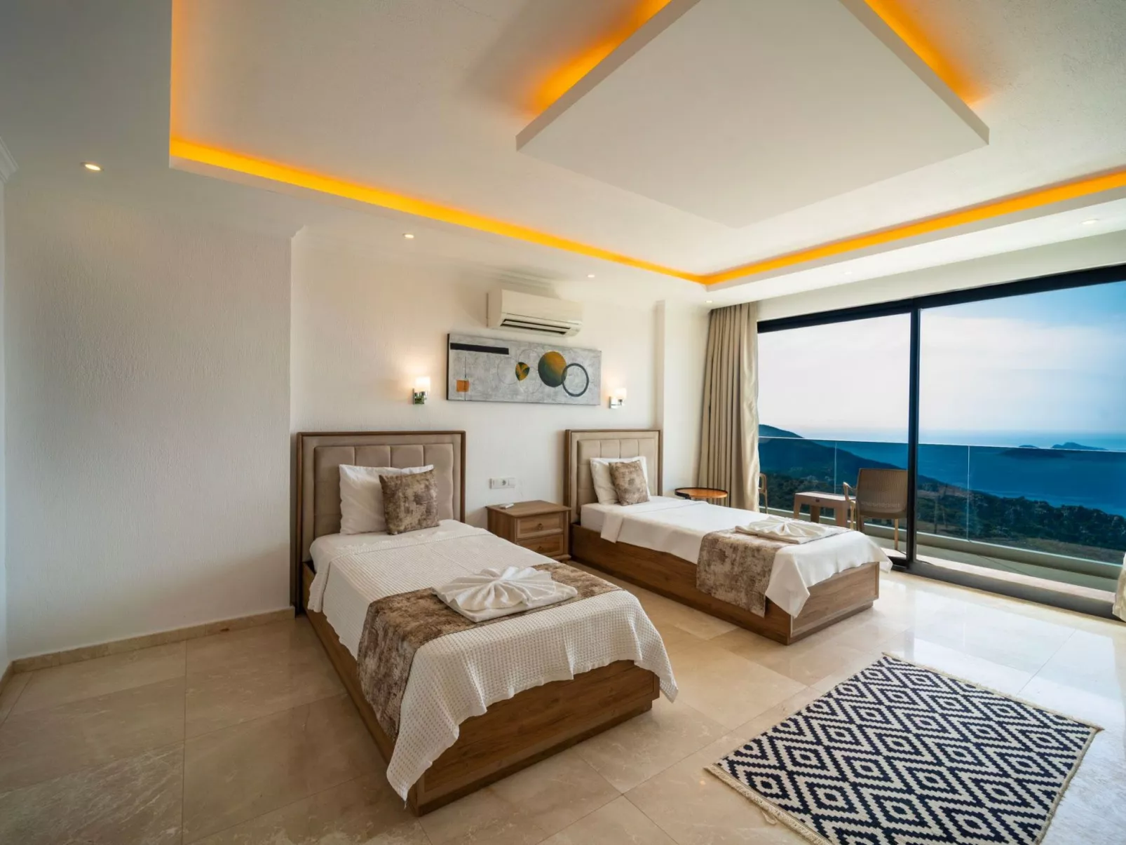 Moderne Luxusvilla mit Meerblick-Image-tags.info