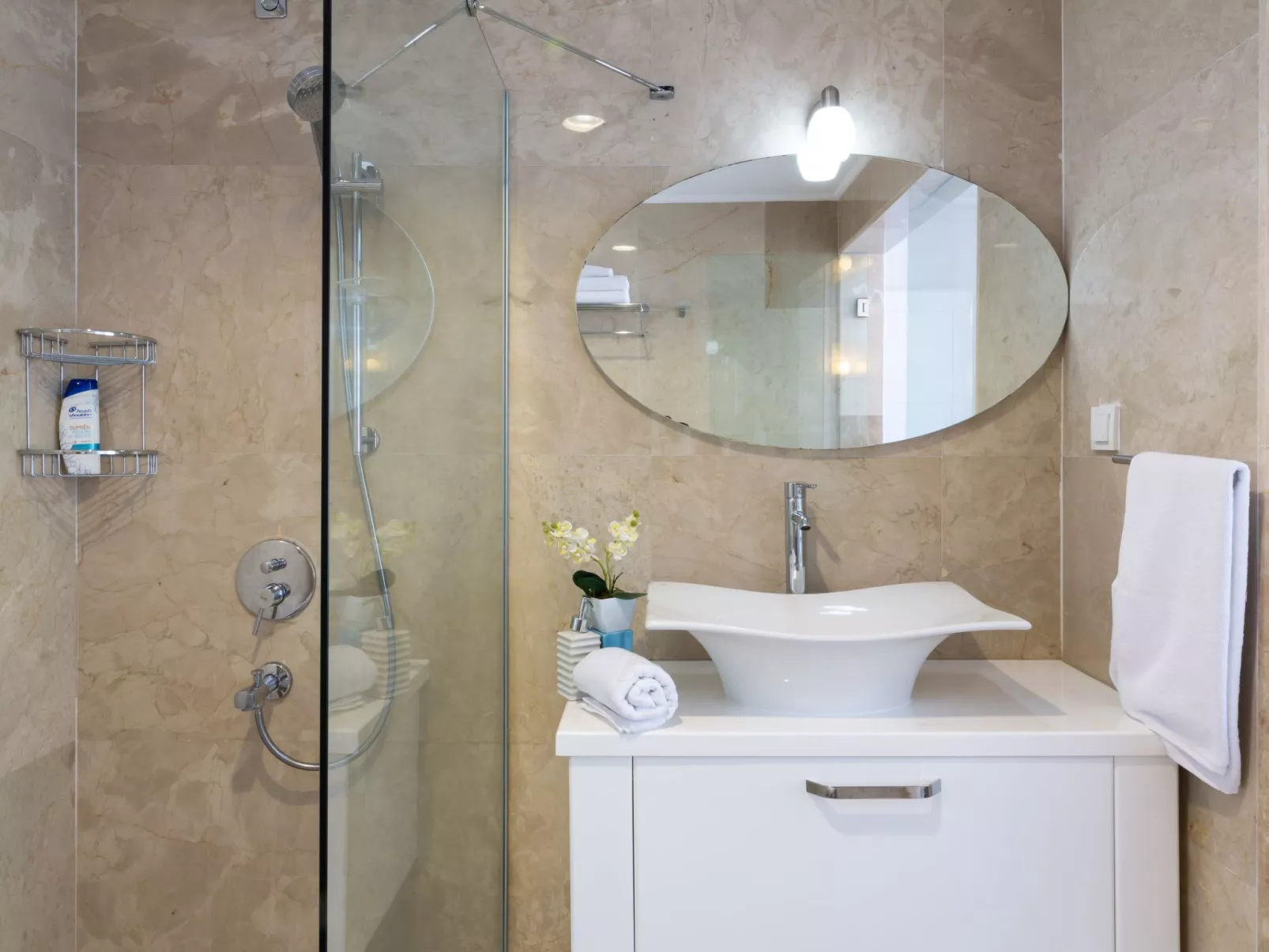 Villa Bluewhite-Image-tags.info