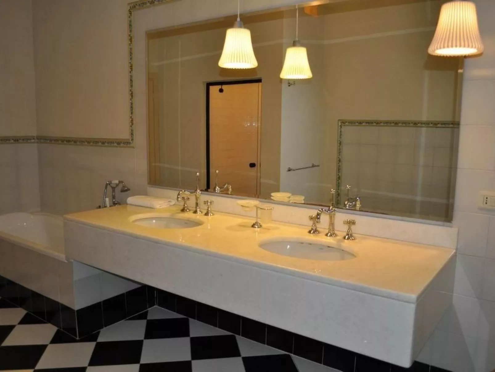 Flach "Madonnino quercia-Binnen