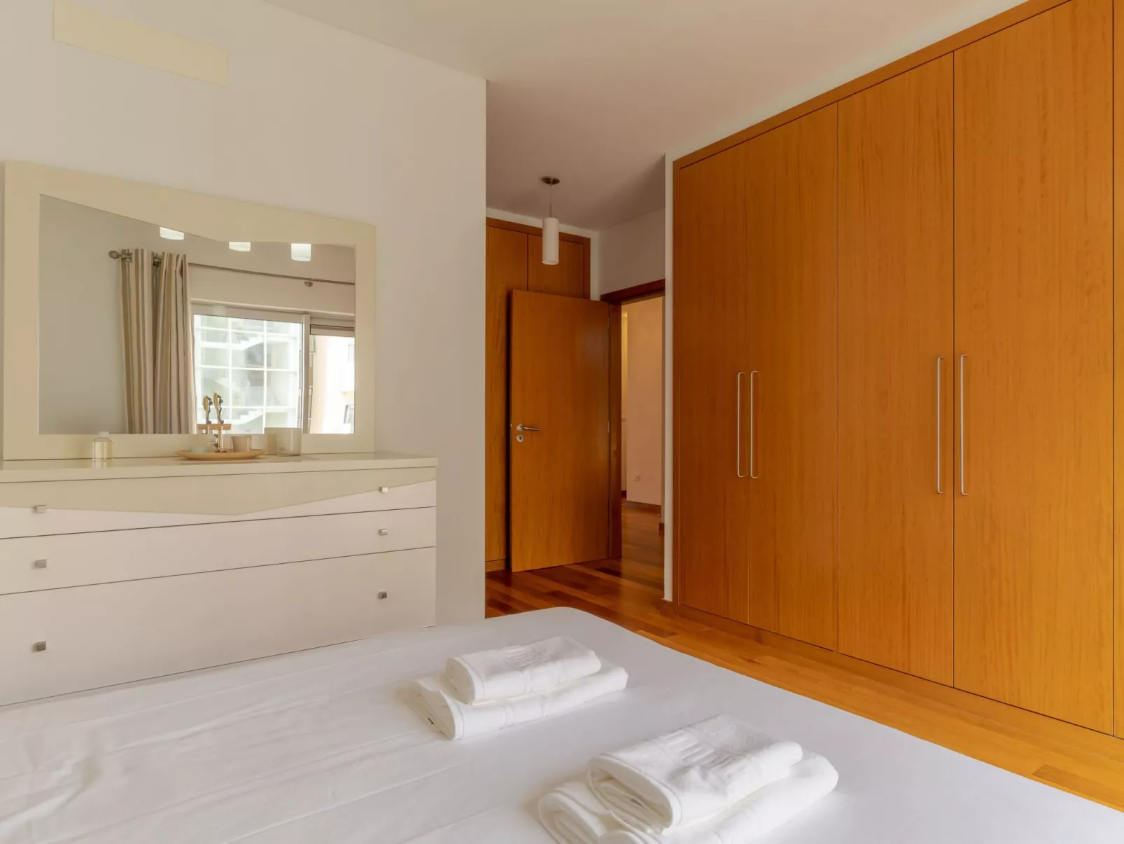 Mit gemeinschaftlichem Pool-Binnen