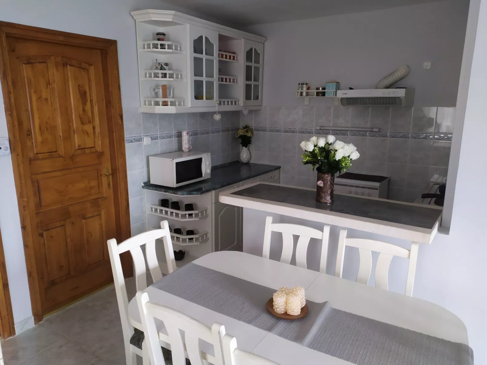 Ferienvilla mit Garten, Grill und Terrasse-Binnen