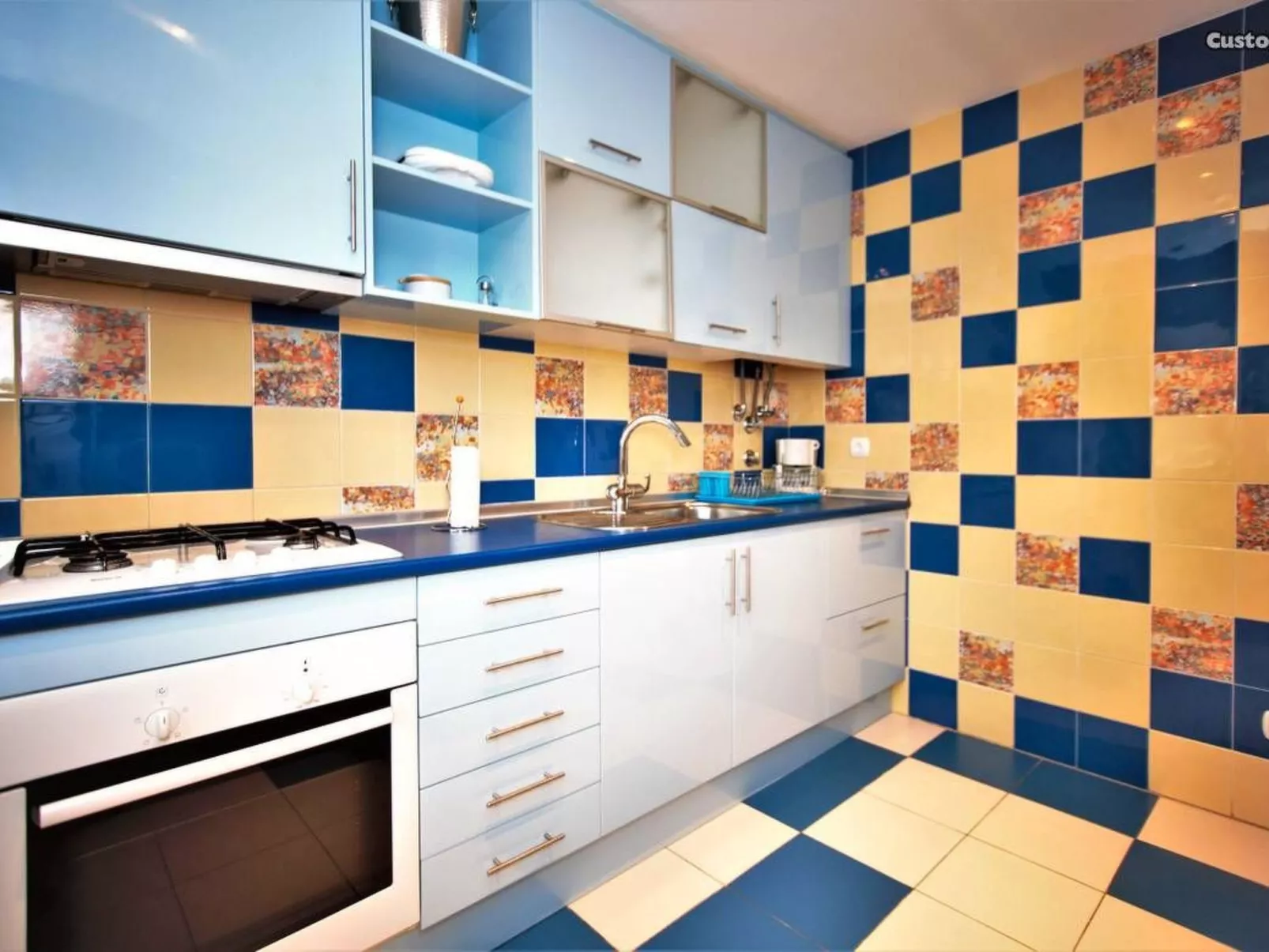 Zwei-Bett-Apartment mit großem Pool-Binnen