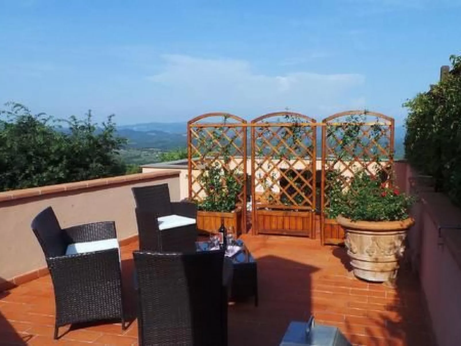 'Horizons' mit Schwimmbad-Buiten