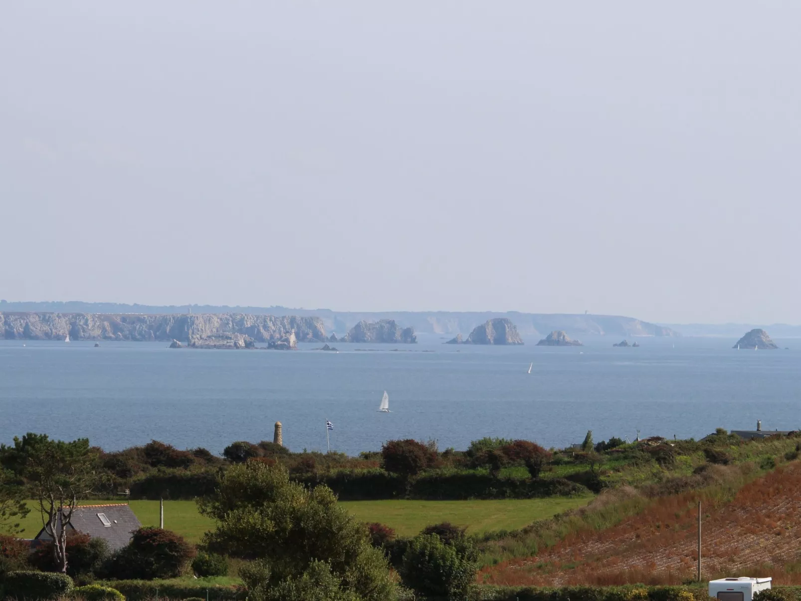 Charmantes Haus mit privatem Jacuzzi in der Bretagne-Buiten