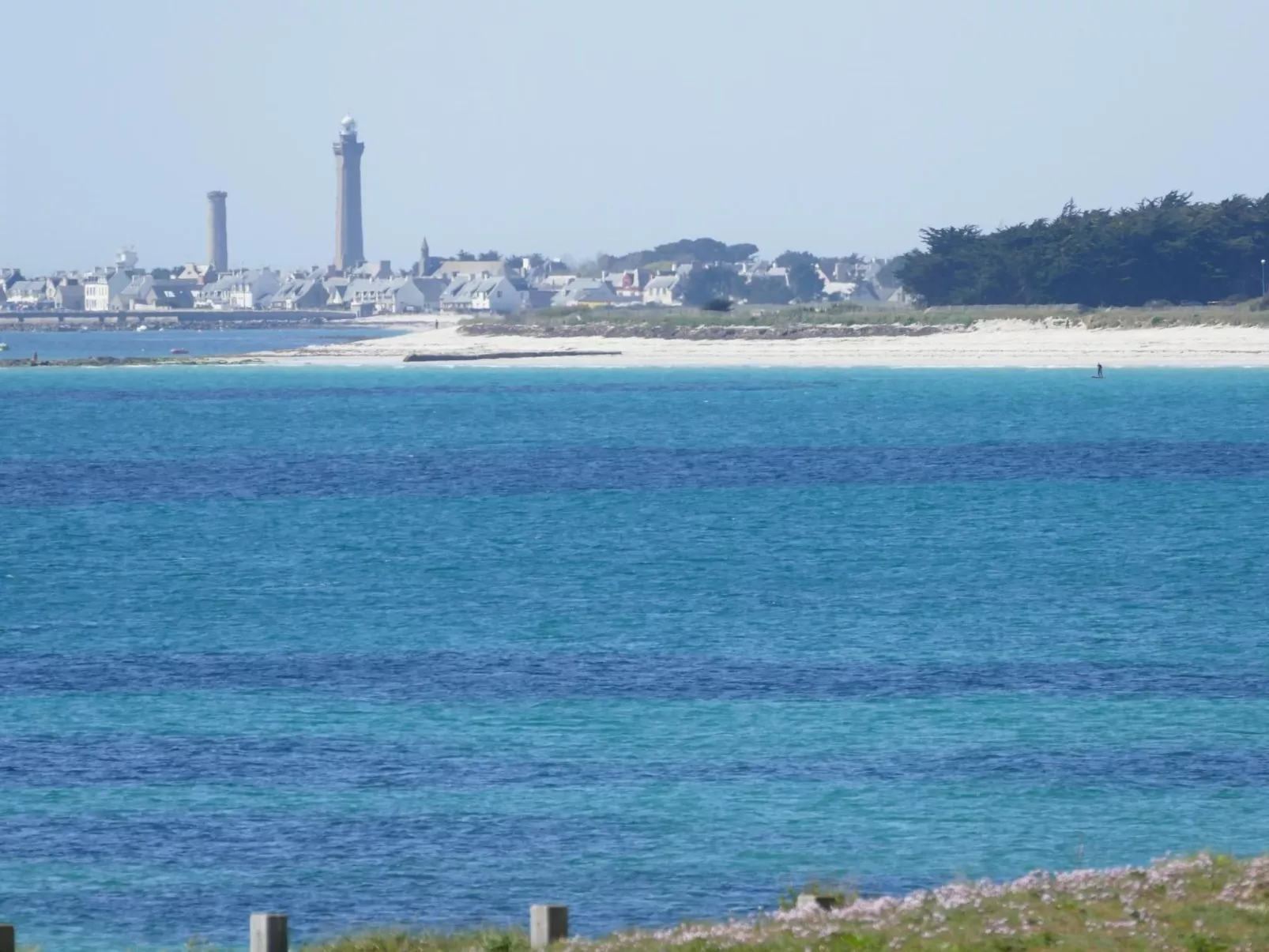"Men Meur" mit Blick auf das Wasser-Buiten