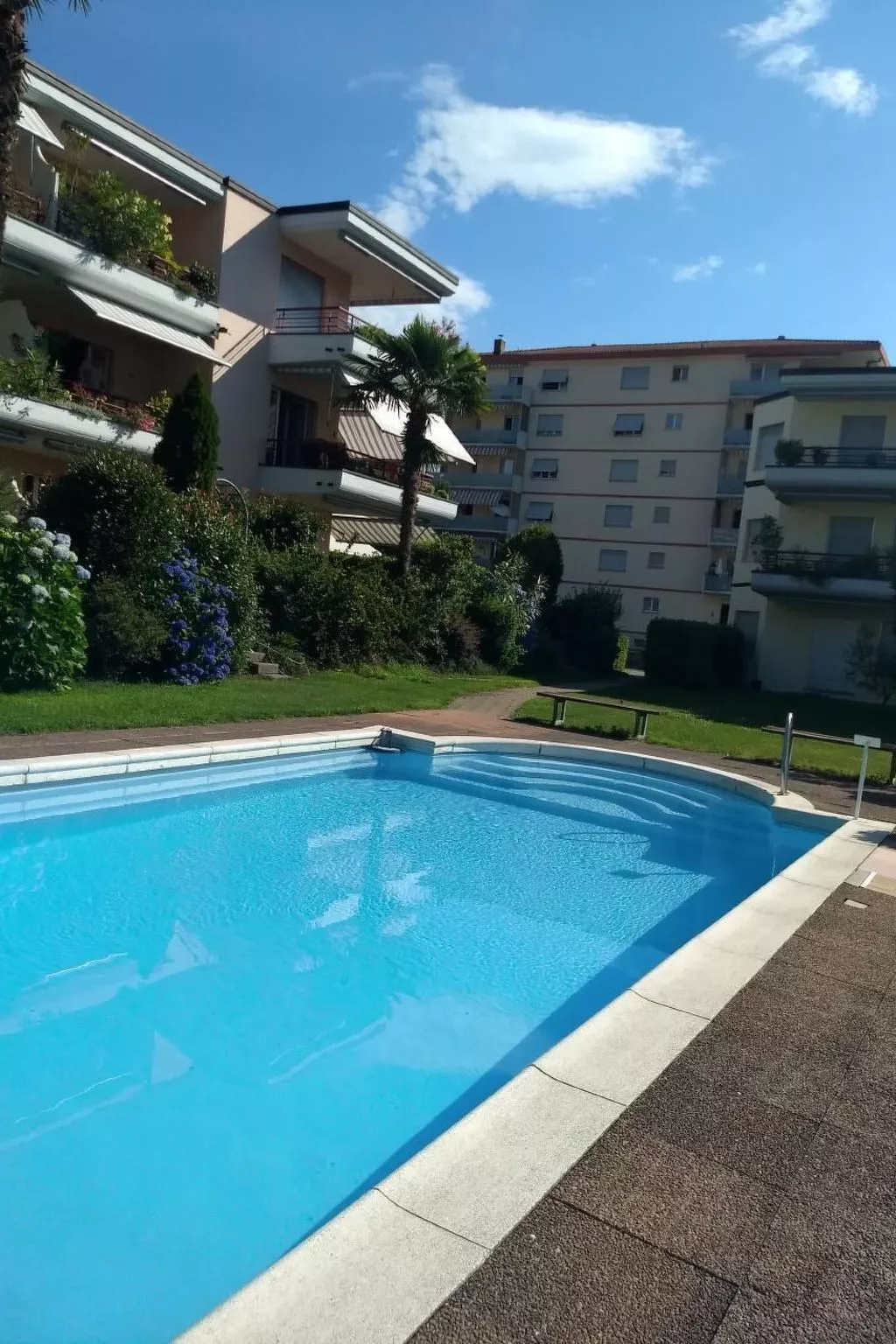 2 Zimmer Gartenwohnung mit Pool