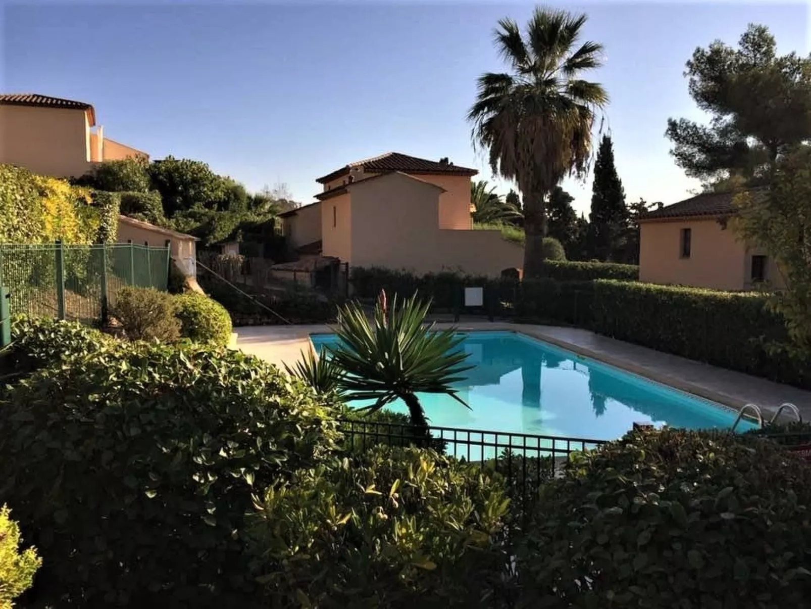 "La petite maison Maximoise" (Das kleine Haus Maximoise)-Image-tags.info